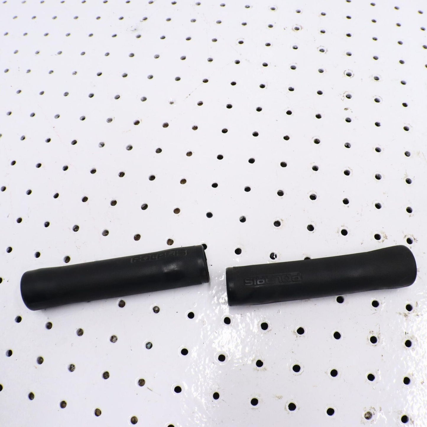 2006 POLARIS FUSION 700 HANDLEBAR GRIPS 5434715-070; 5452127-070