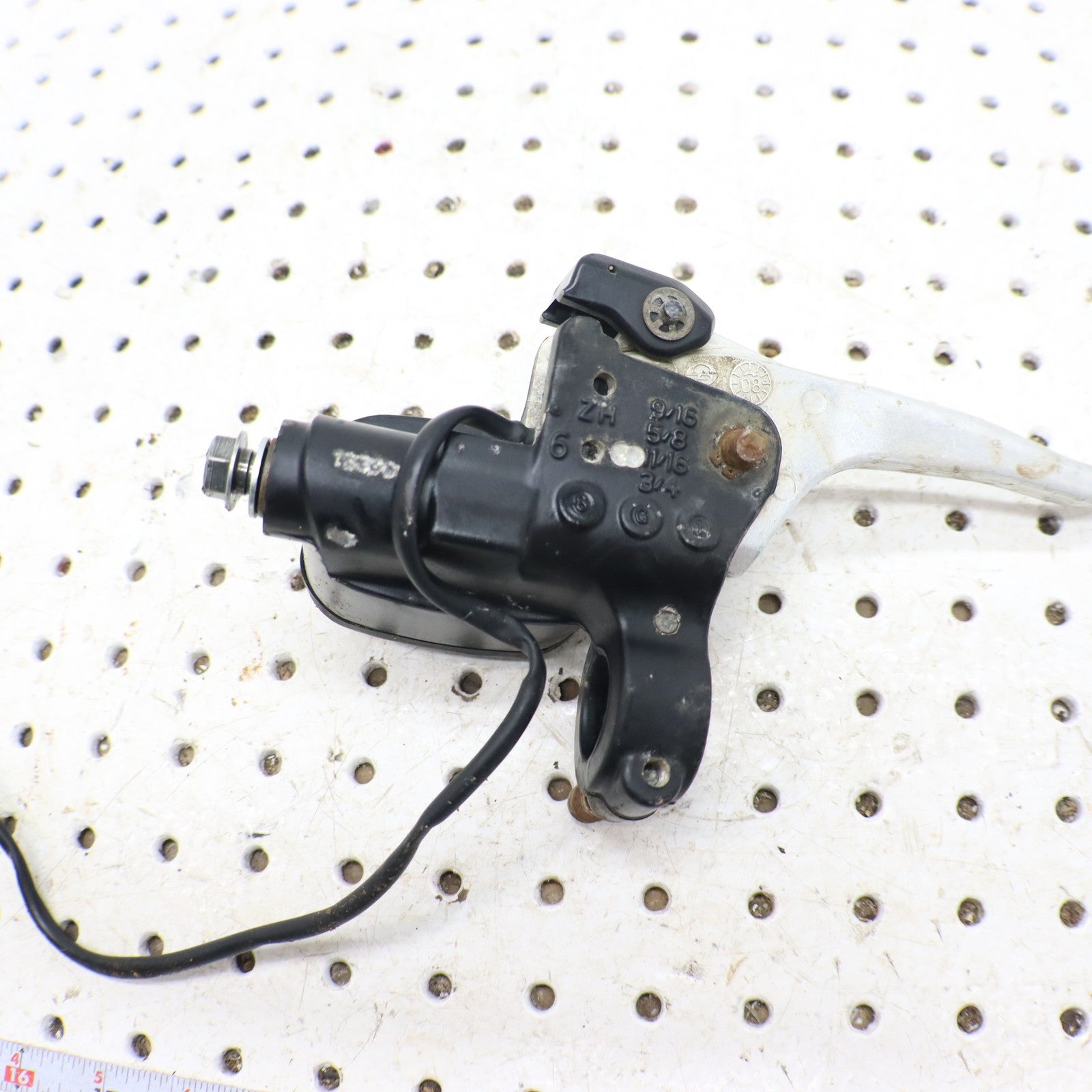 2009 Polaris Sportsman Xp 850 Hand Brake Master Cylinder 2203051 2010440