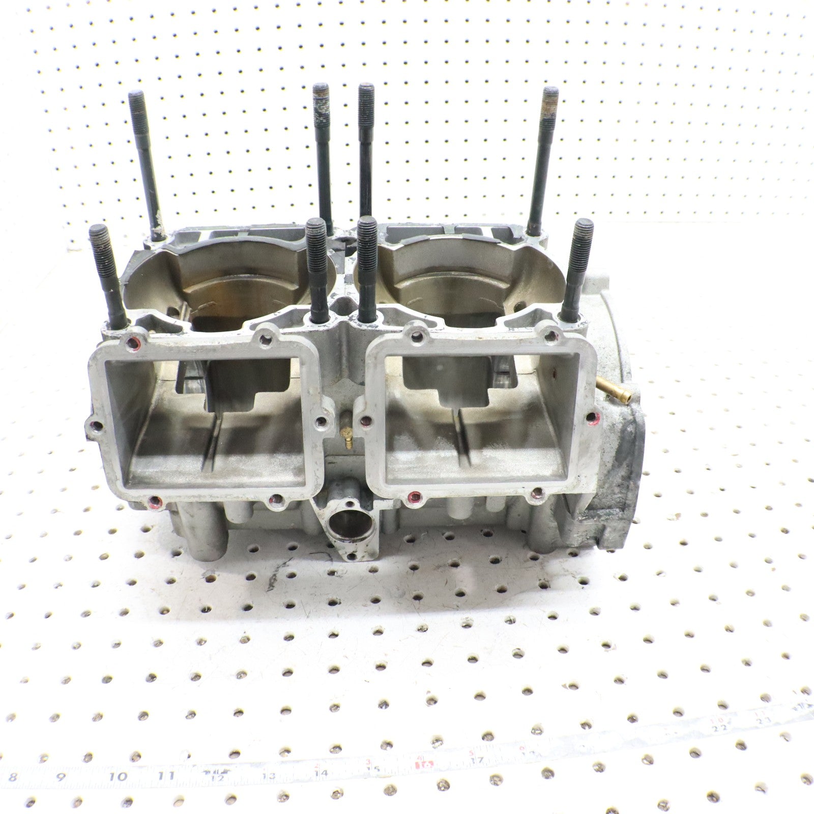 2007 Polaris Iq 600 Crankcase Engine Case Motor Case Crank Case 2203037; 1202738