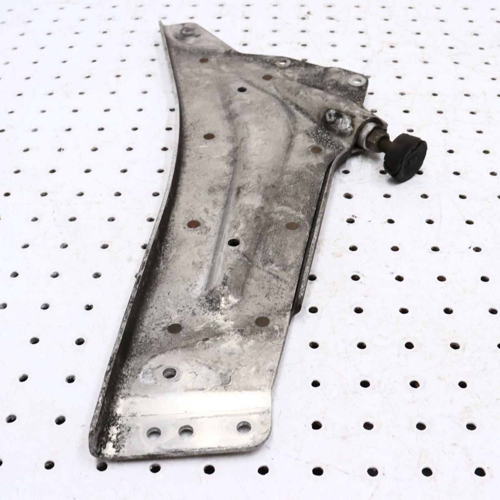 2006 POLARIS CLASSIC 700 ENGINE MOTOR MOUNT CHASSIS SUPPORT 1015015