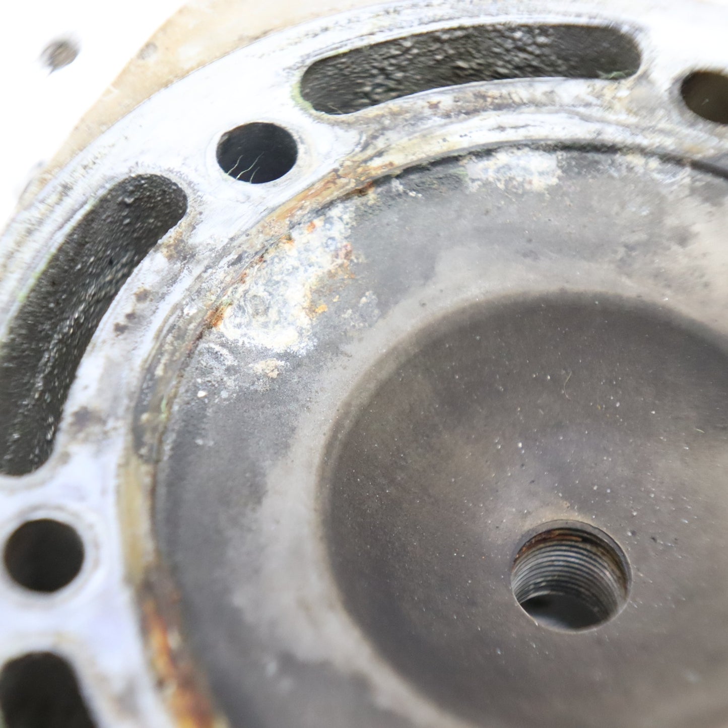 1995 Polaris Xplorer 400 Cylinder Head  3084730 3086755
