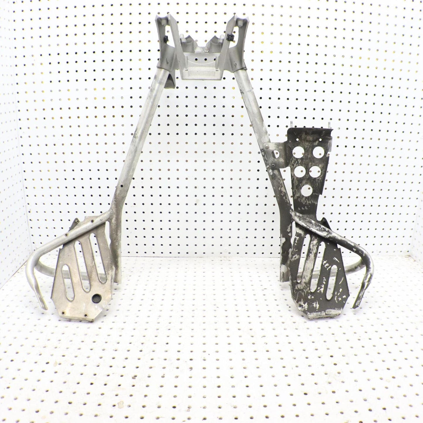 2014 POLARIS PRO RMK 800 OVER STRUCTURE FRAME TUBULAR ASSEMBLY 1018403 cracked