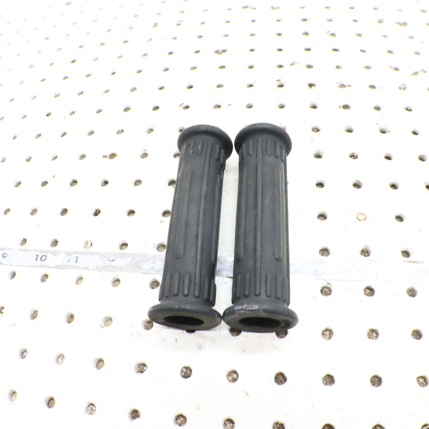 2004 Polaris Sportsman 500 Handlebar Grips 5433834-070