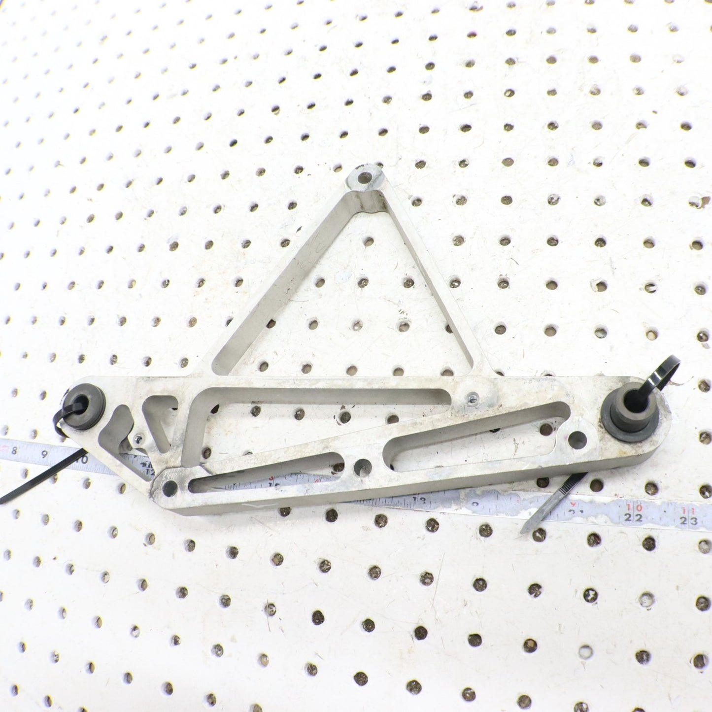 2016 Polaris Rush 800 Side Crank Left Suspension Arm Bracket 5138643; 5140958