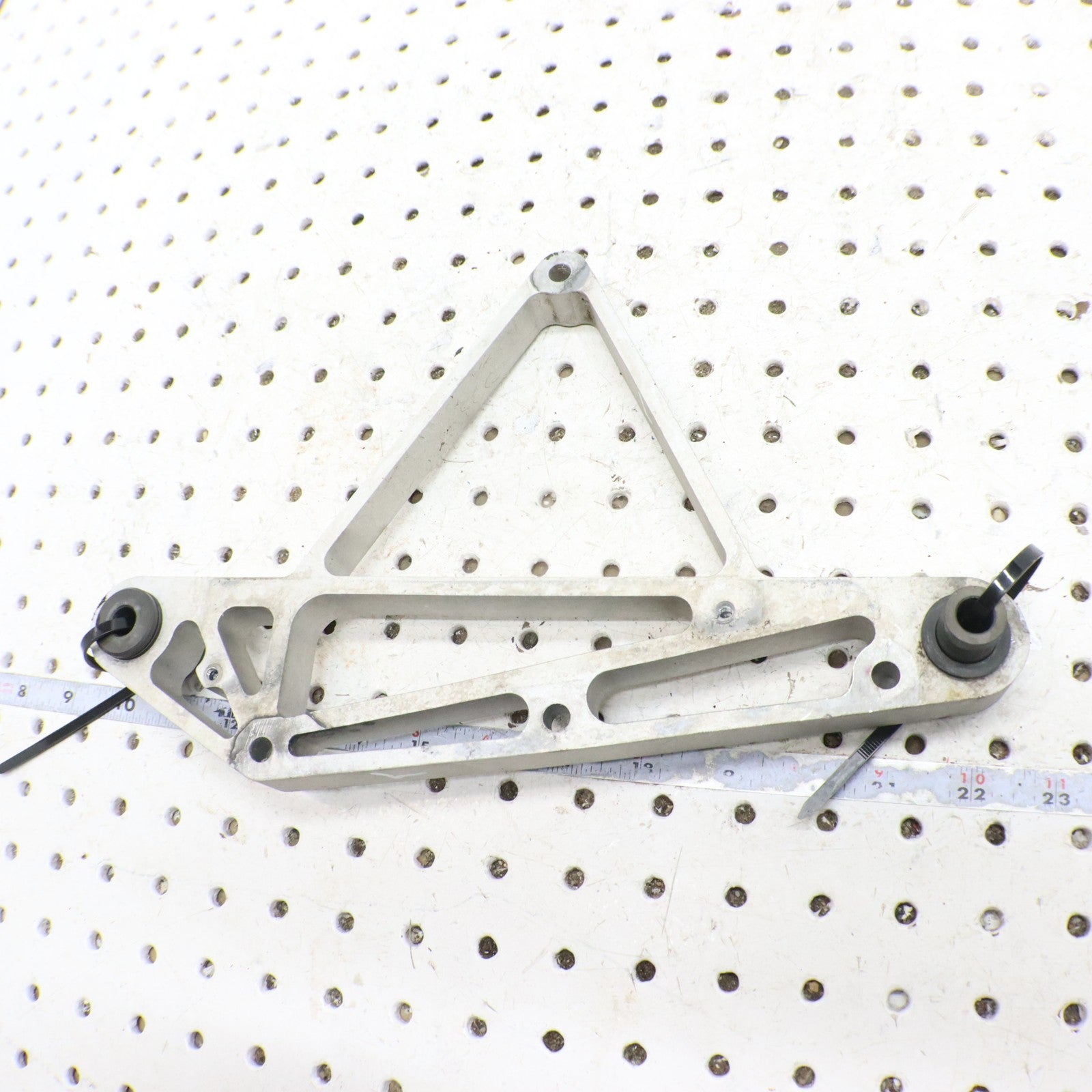 2016 Polaris Rush 800 Side Crank Left Suspension Arm Bracket 5138643; 5140958