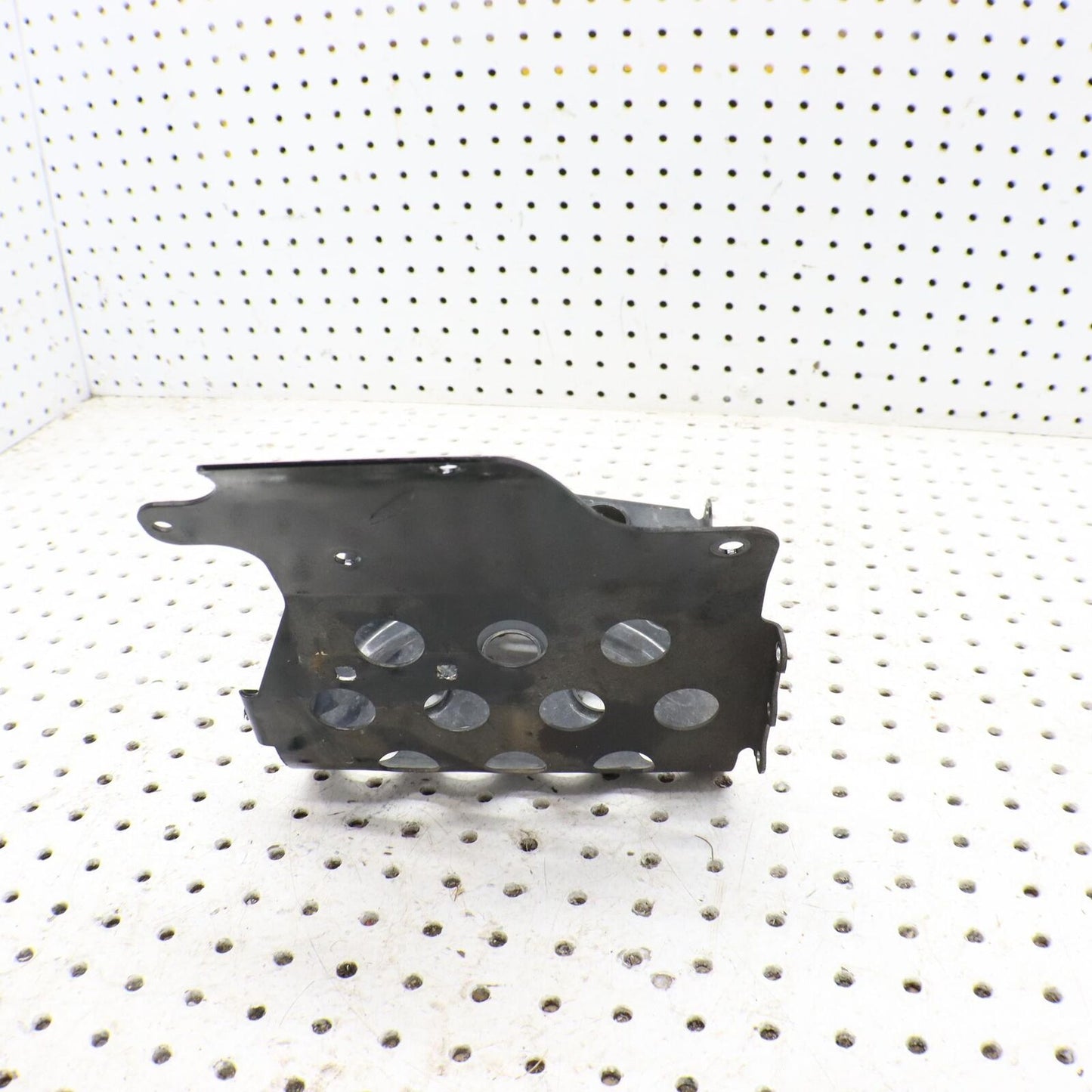 2005 ARCTIC CAT SABERCAT 600 RIGHT FOOT HOLDER REST STAY FOOTREST WELL 2706-550