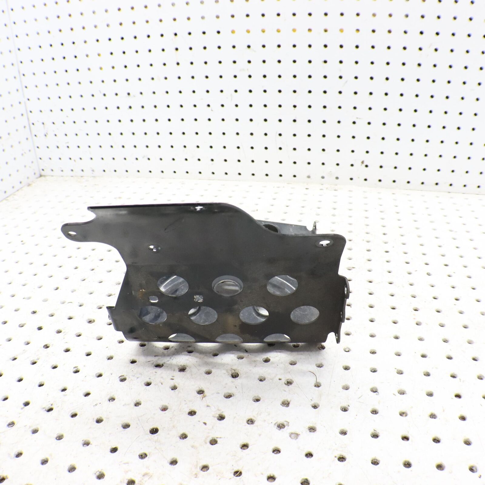 2005 ARCTIC CAT SABERCAT 600 RIGHT FOOT HOLDER REST STAY FOOTREST WELL 2706-550
