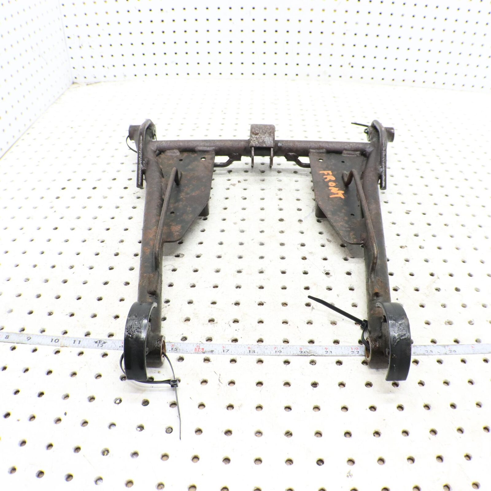 2002 ARCTIC CAT ZR 600 REAR BACK SUSPENSION FRONT TORQUE PIVOT ARM 0704-623