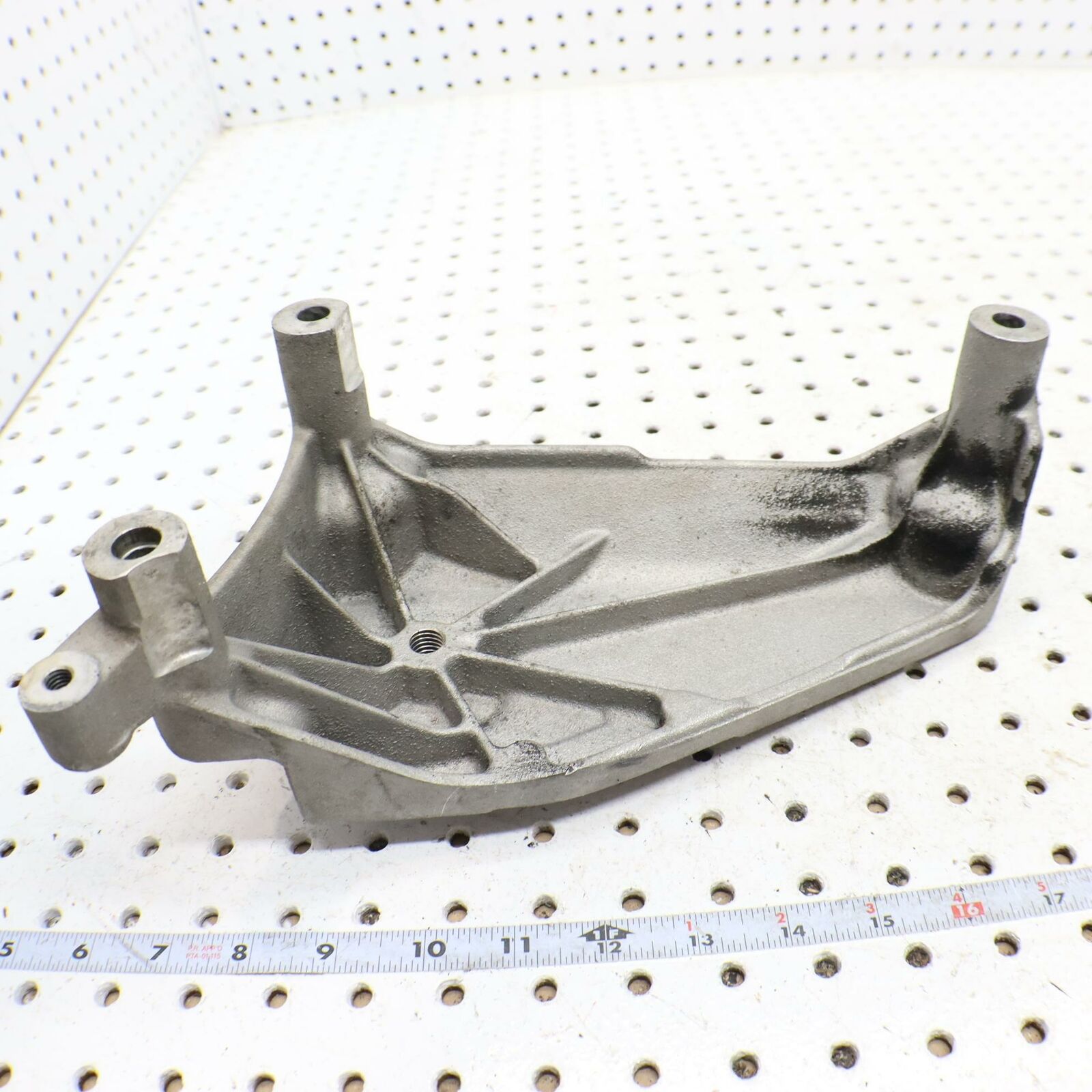 2006 POLARIS SWITCHBACK ENGINE MOTOR MOUNT BRACKET ALTERNATOR 0452974; 0454131