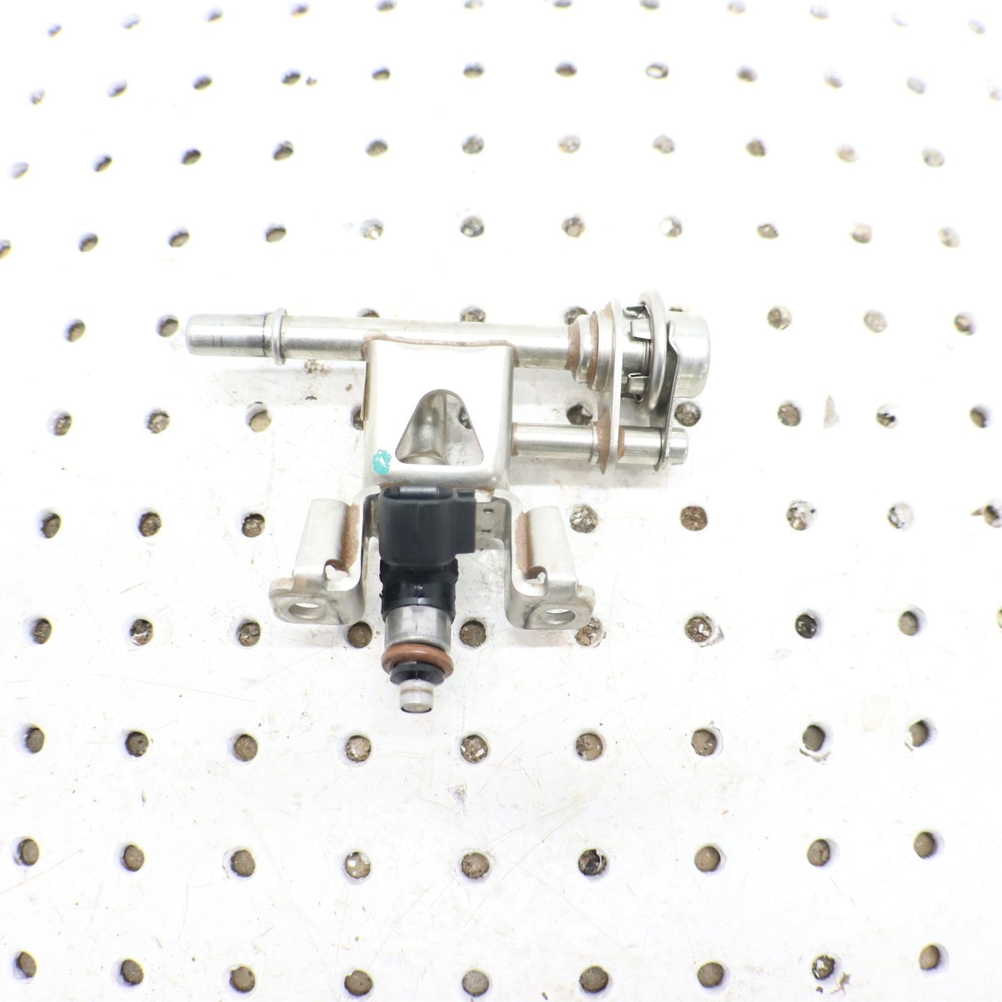 2014 Polaris Sportsman 570 Fuel Injector & FUEL RAIL 2521403 ; 2521068