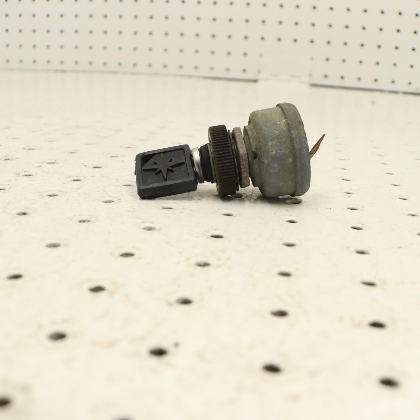 1995 Polaris Xcr 600 Ignition Key Switch 2200357;  2410009 