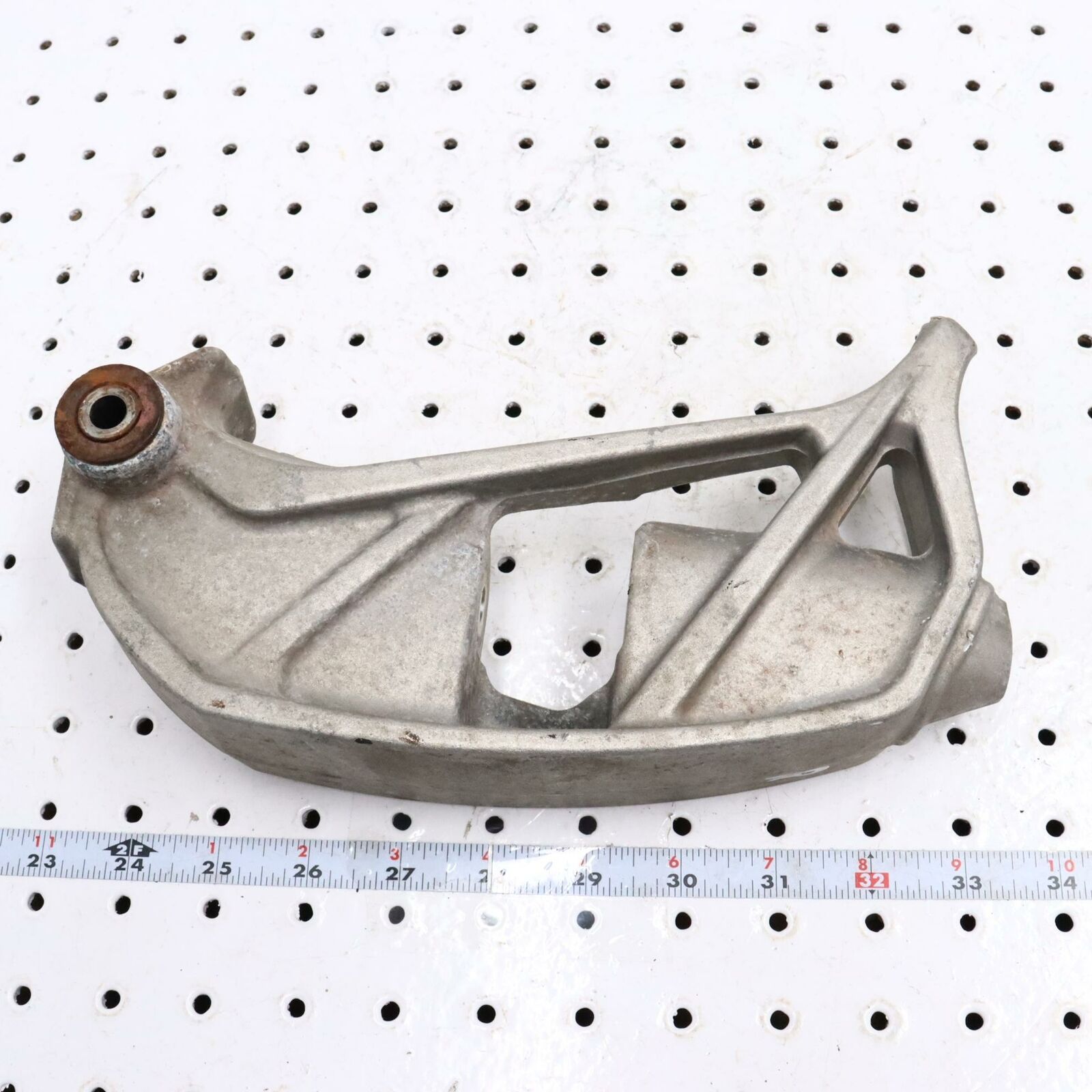 2007 POLARIS IQ 600 RIGHT FRONT STEERING ARM SPINDLE KNUCKLE 1822796