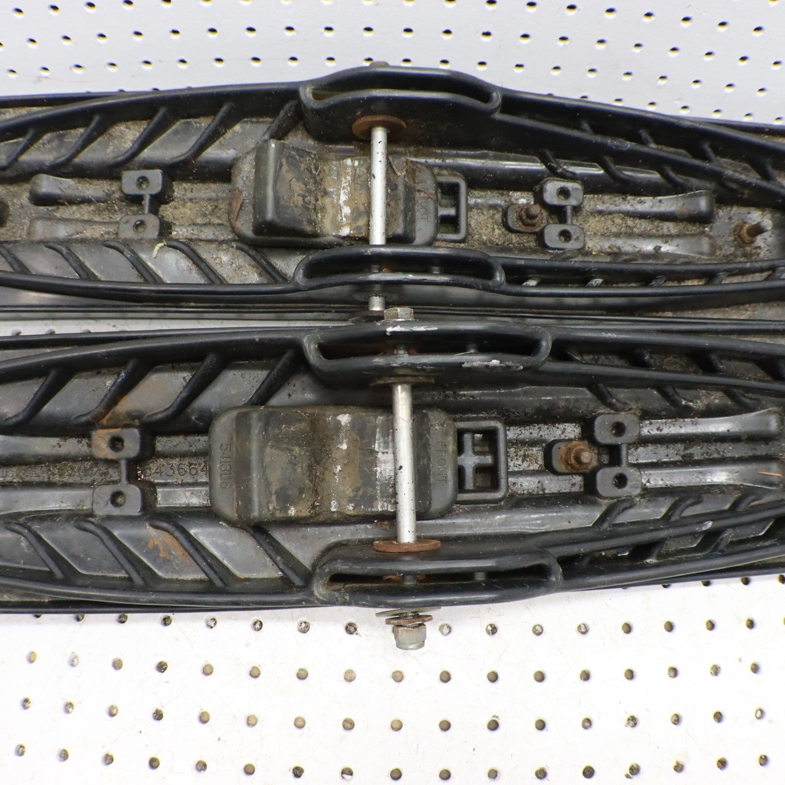 2007 Polaris Iq 600 Skis 1822933-070