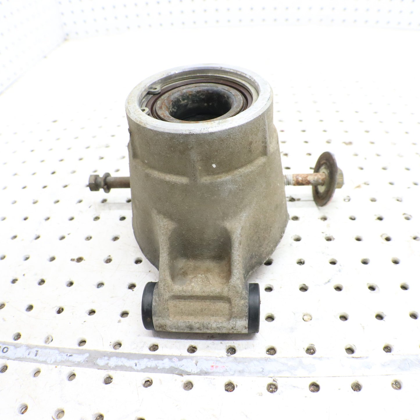 2004 Polaris Sportsman 500 Bearing Carrier Knuckle Rear LEFT 5133663 