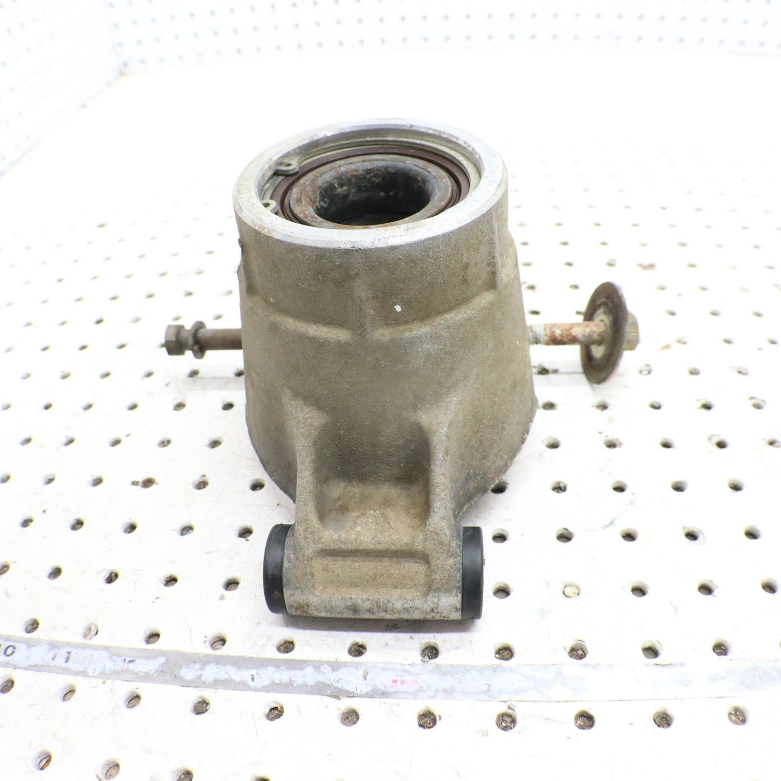 2004 Polaris Sportsman 500 Bearing Carrier Knuckle Rear LEFT 5133663 