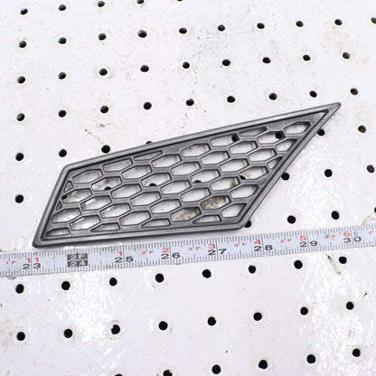 2007 ARCTIC CAT F5 RIGHT HOOD LOUVER SCREEN VENT COVER 4606-700 