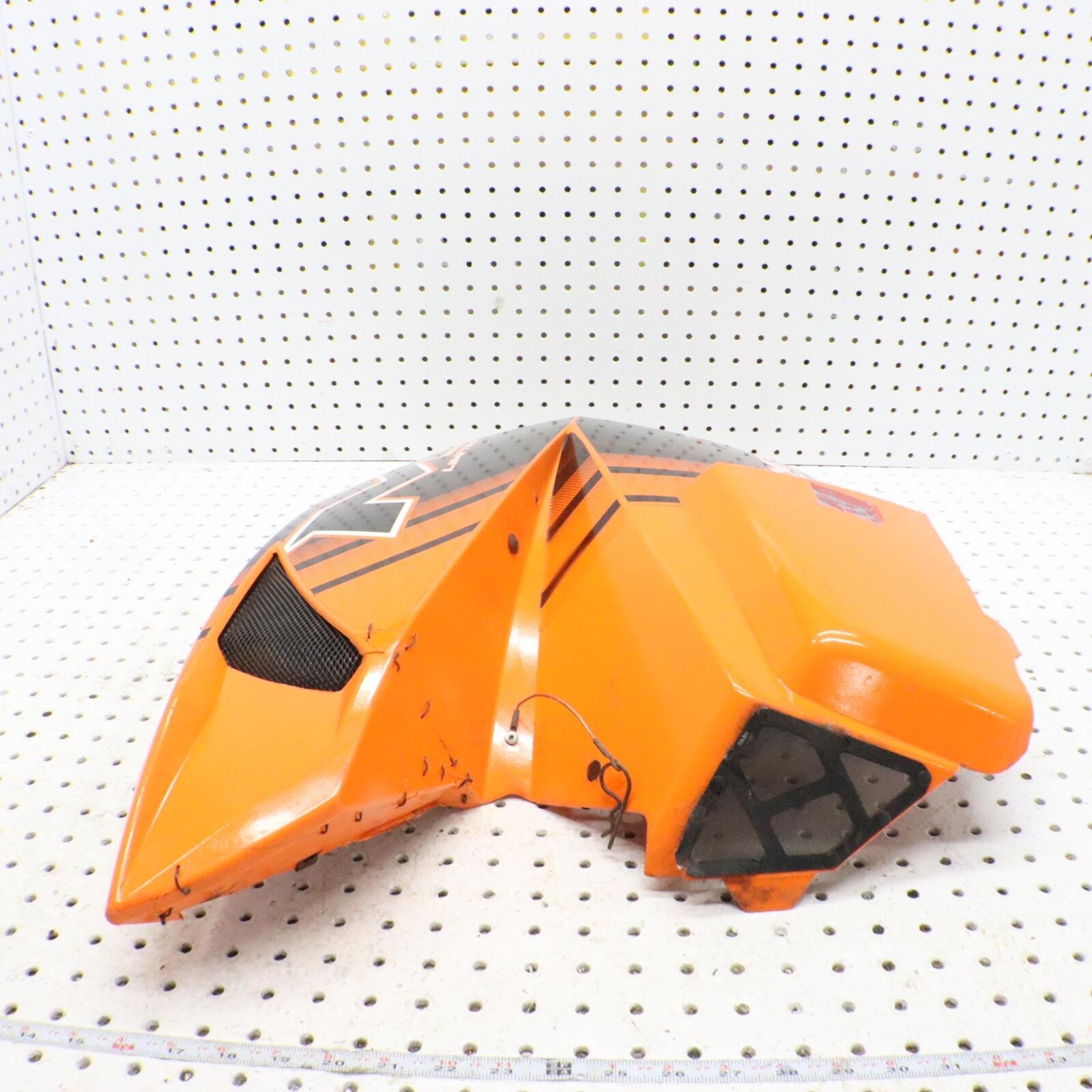 2014 ARCTIC CAT M8000 LEFT SIDE PANEL COVER CRACKED 4718-015; 4718-003