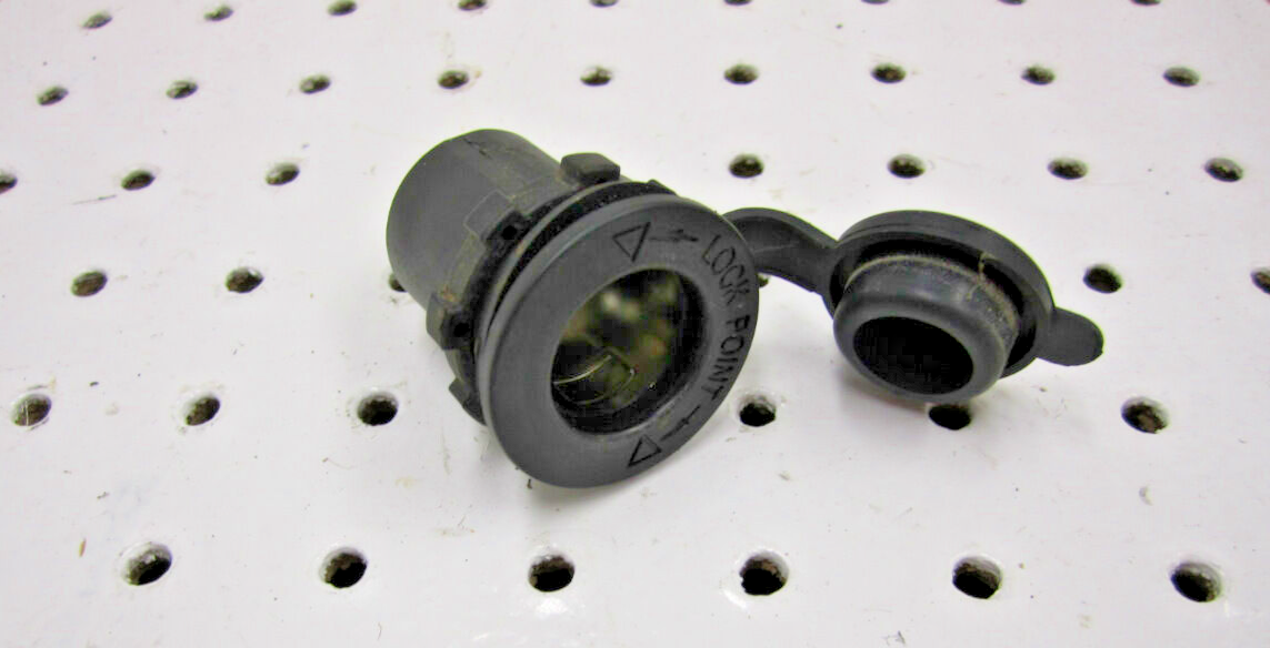 2014 KYMCO MXU 700i LE 4X4 12V DC SOCKET PLUG 31601 31601-LDB5-E00
