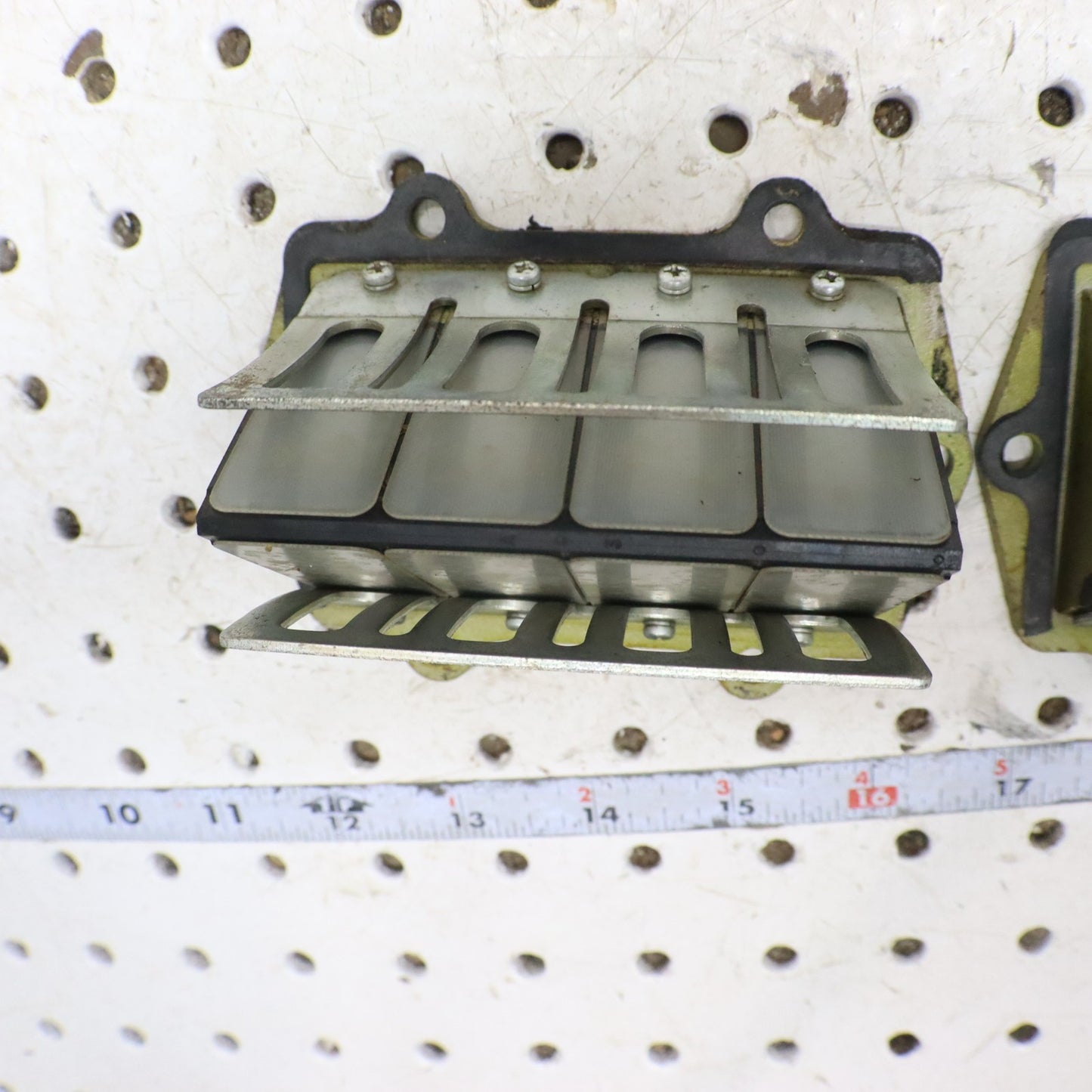 2009 Arctic Cat Crossfire R 8 Intake Reed Block Reeds 3007-534 GOOD