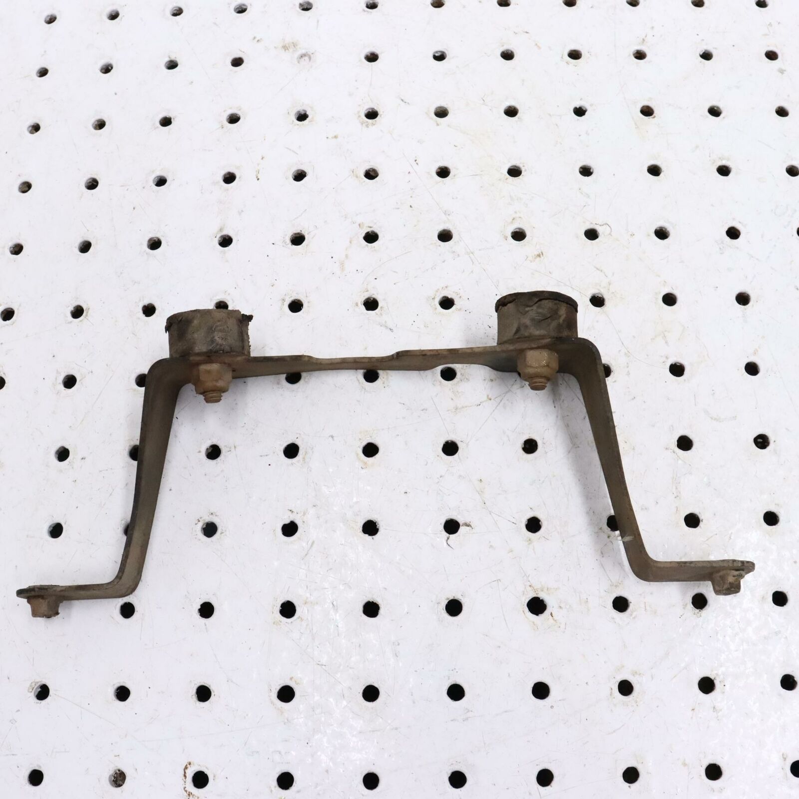 2000 POLARIS MAGNUM 325 OIL COOLER LOWER BRACKET 5244069-067