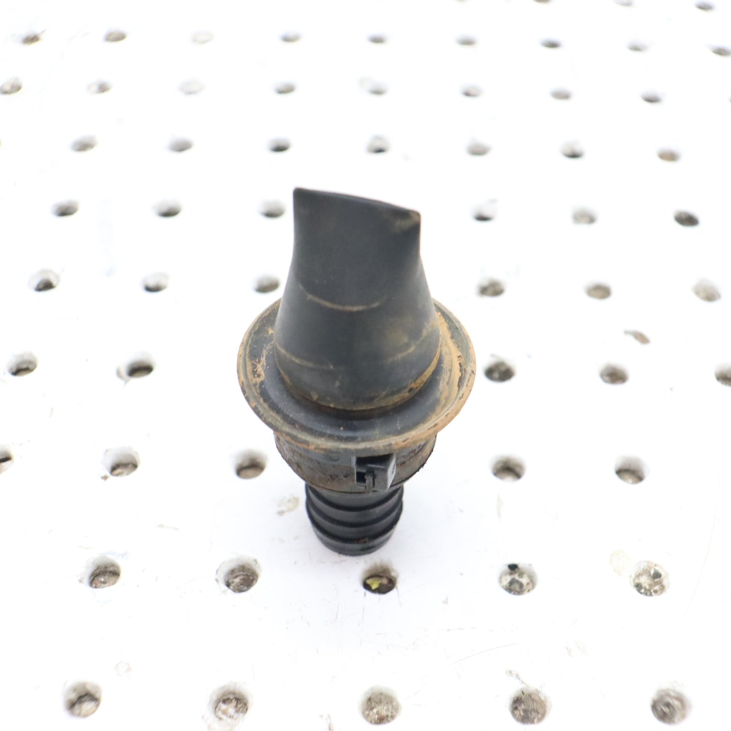 2020 Polaris Sportsman 570 VALVE BREATHER WITH .53 IN BARB 7052577