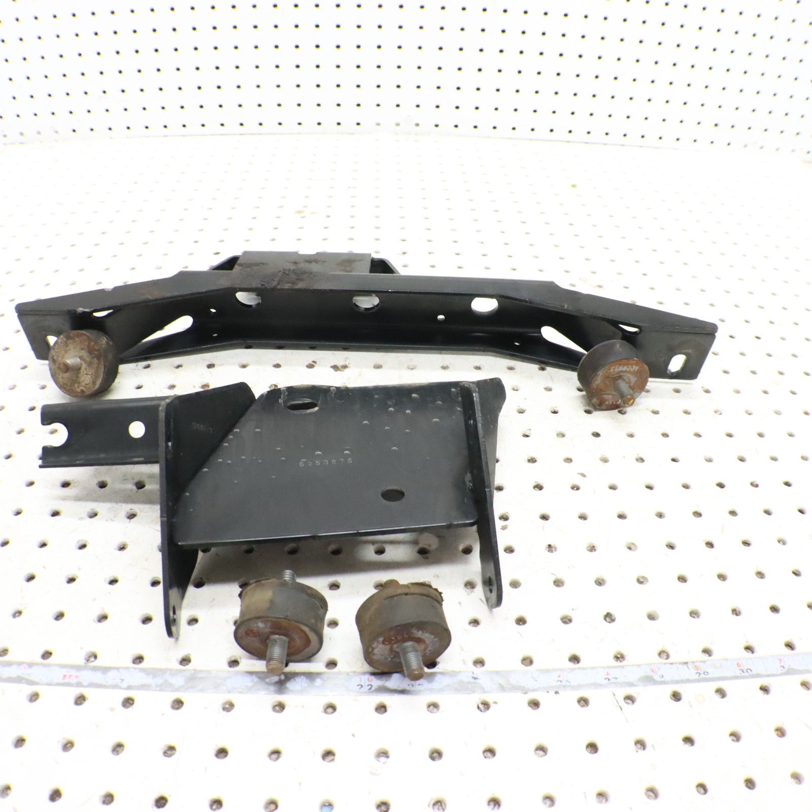 2013 Polaris Ranger 800 Engine Motor Mounts 1017391-329; 1017424-329; 3022076 