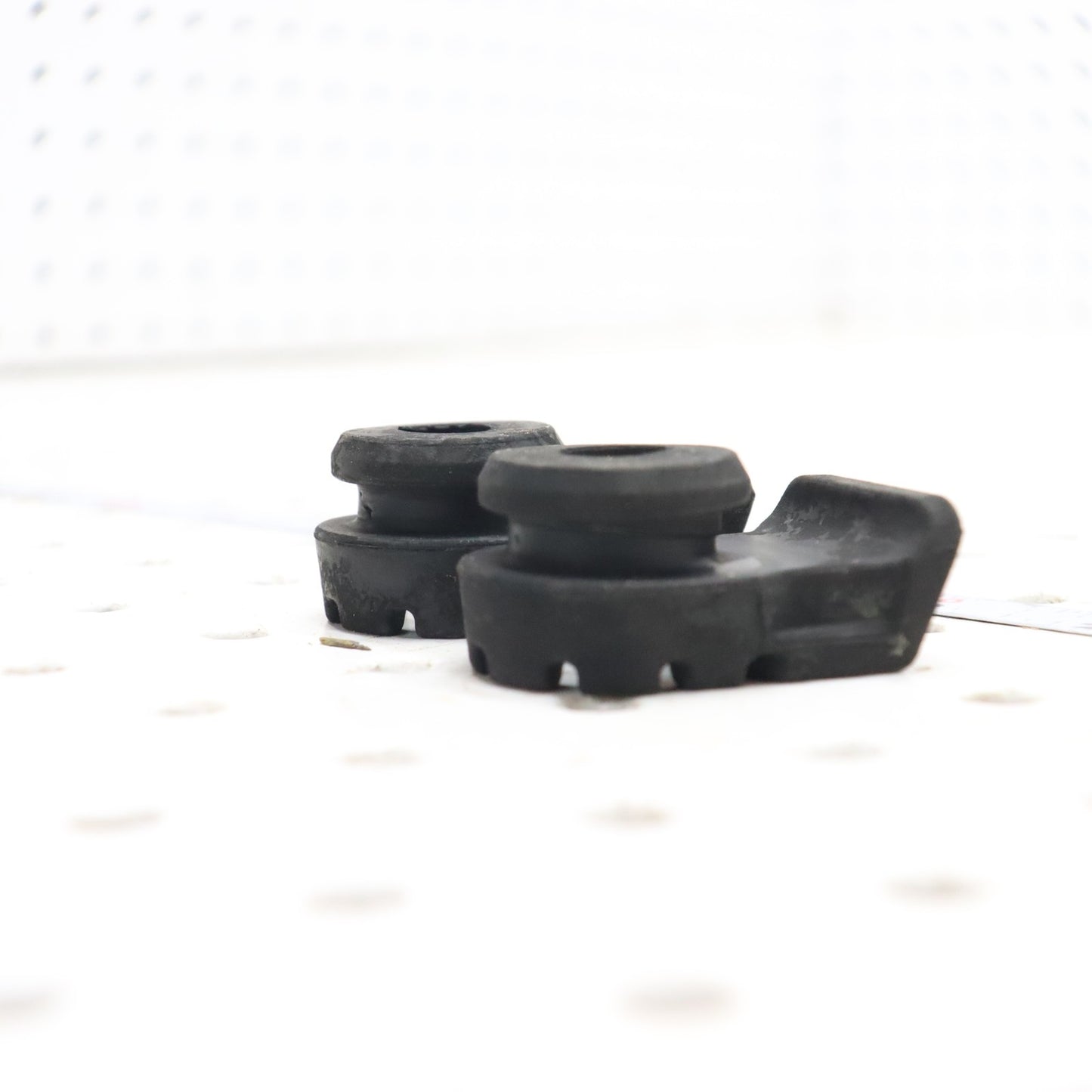 2016 Polaris Sportsman 570 SEAT LATCH GROMMET 5415539