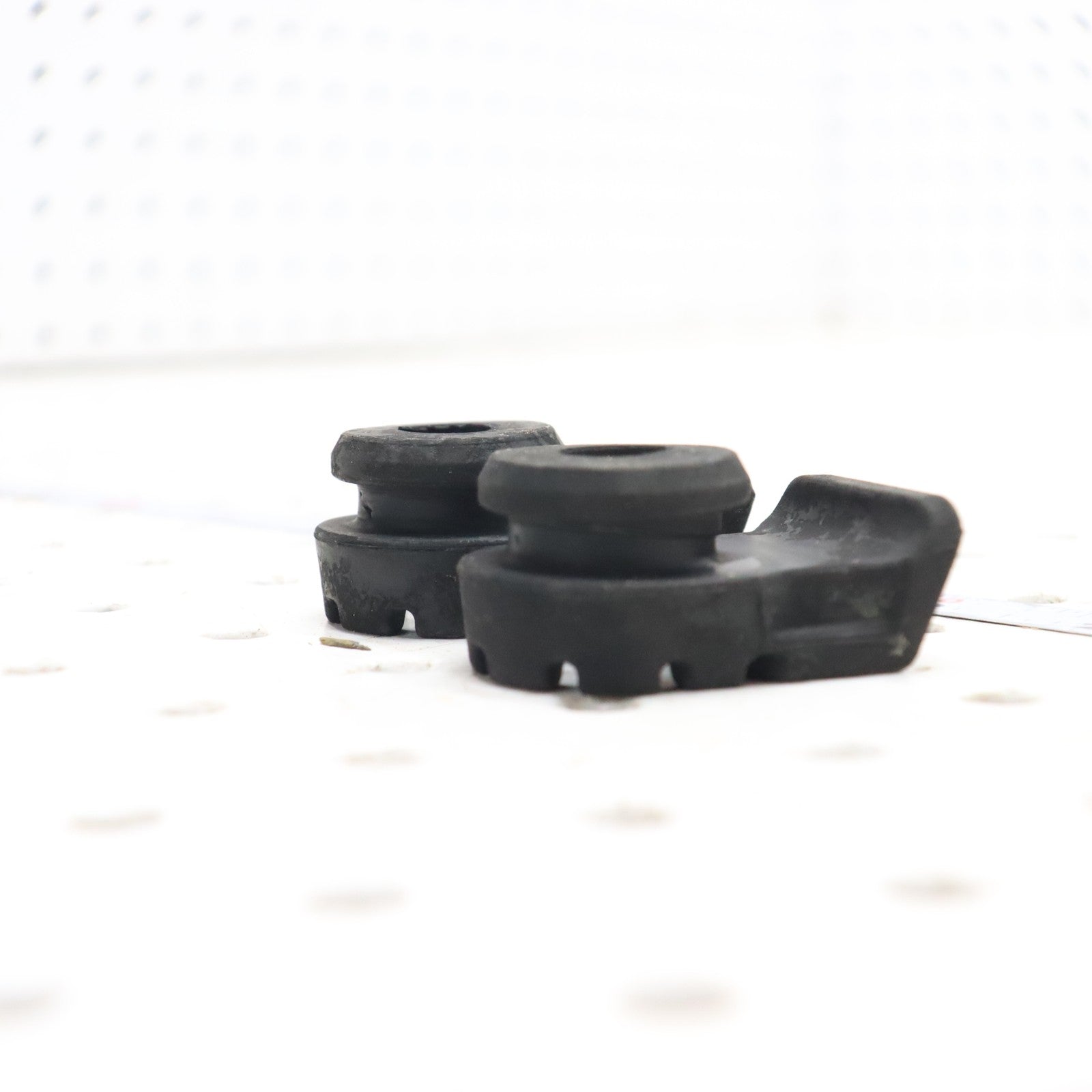 2016 Polaris Sportsman 570 SEAT LATCH GROMMET 5415539