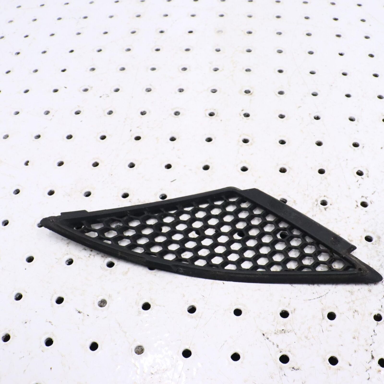 2006 POLARIS FUSION 700 RIGHT HOOD LOUVER SCREEN VENT COVER 5435855-070 