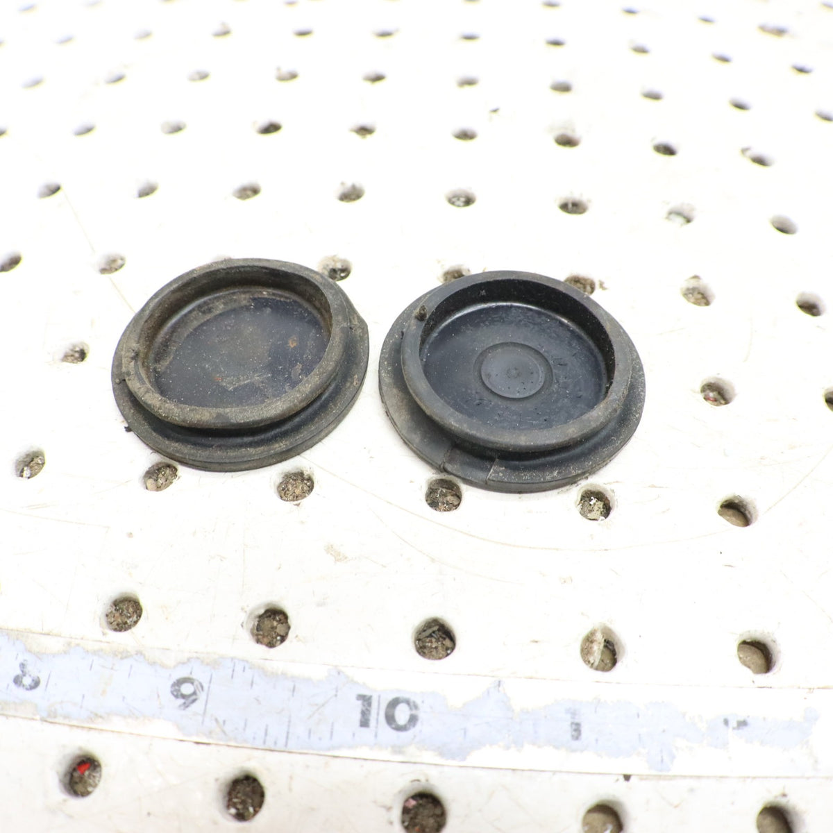 2007 Arctic Cat F6 Idler Wheel Bogie Wheel Cap QTY (2) 1604-952