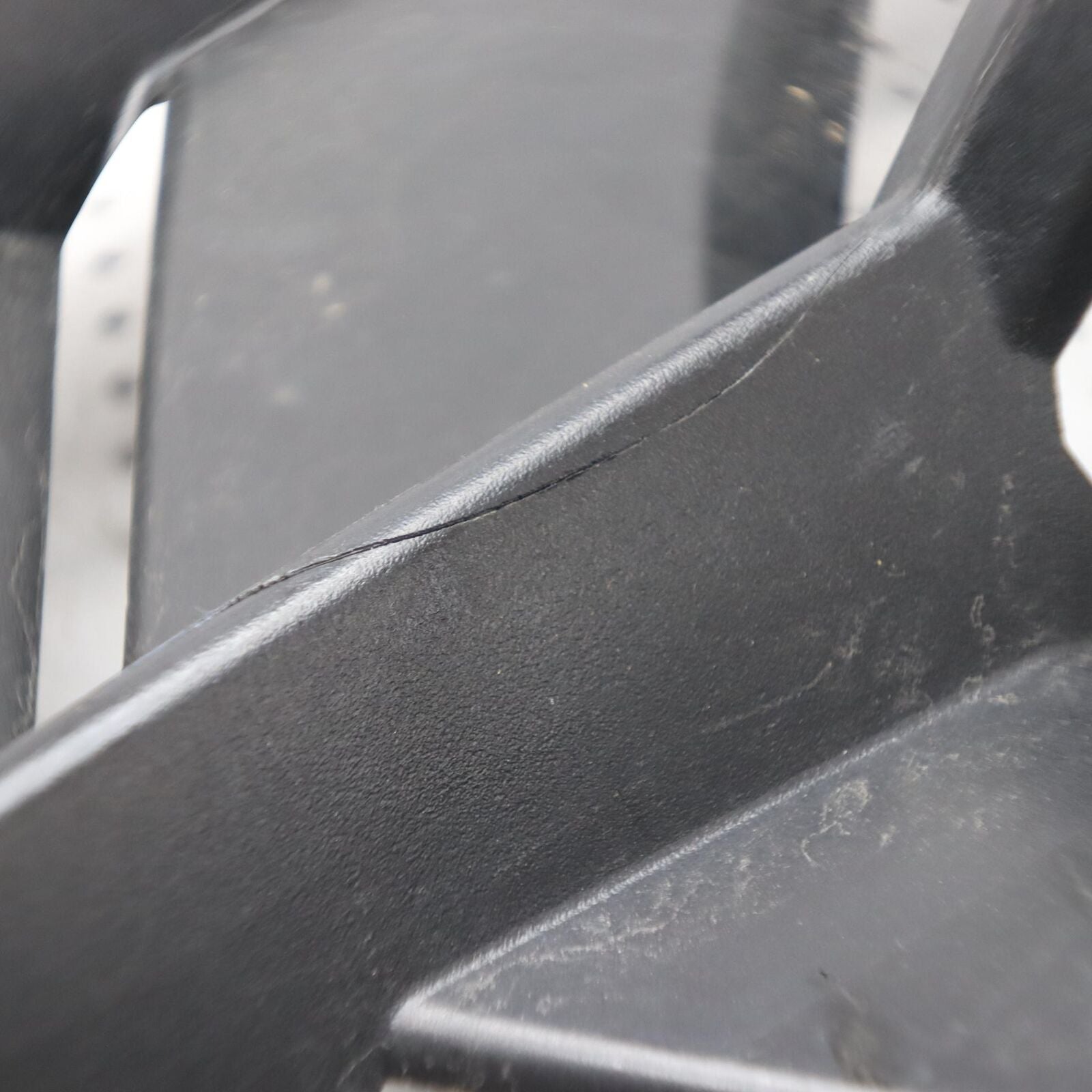 2014 POLARIS PRO RMK 800 HOOD SHROUD 5437509-070 (CRACKED)