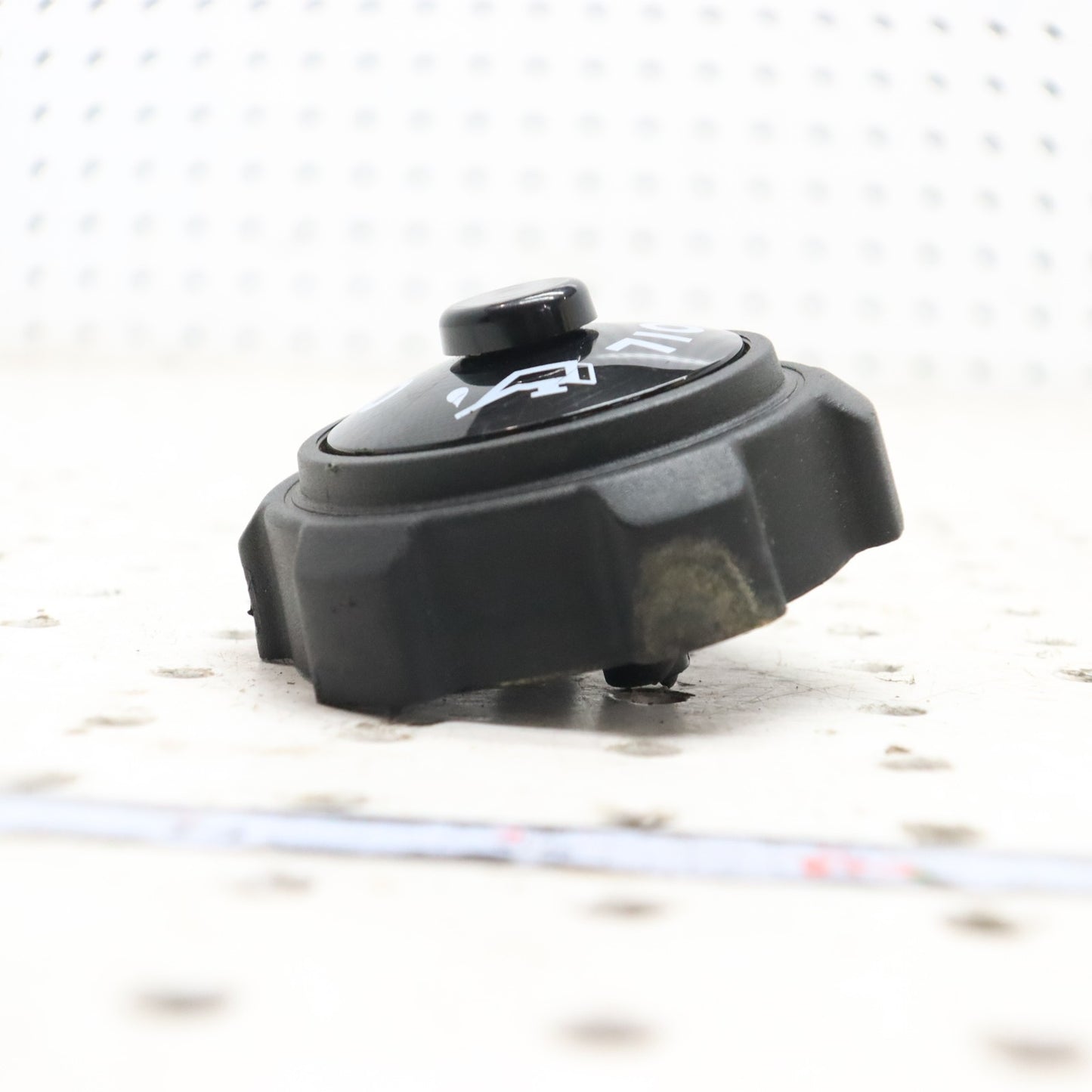 2016 Arctic Cat M8000 Oil Tank Cap Cover Lid 2670-447; 2670-643