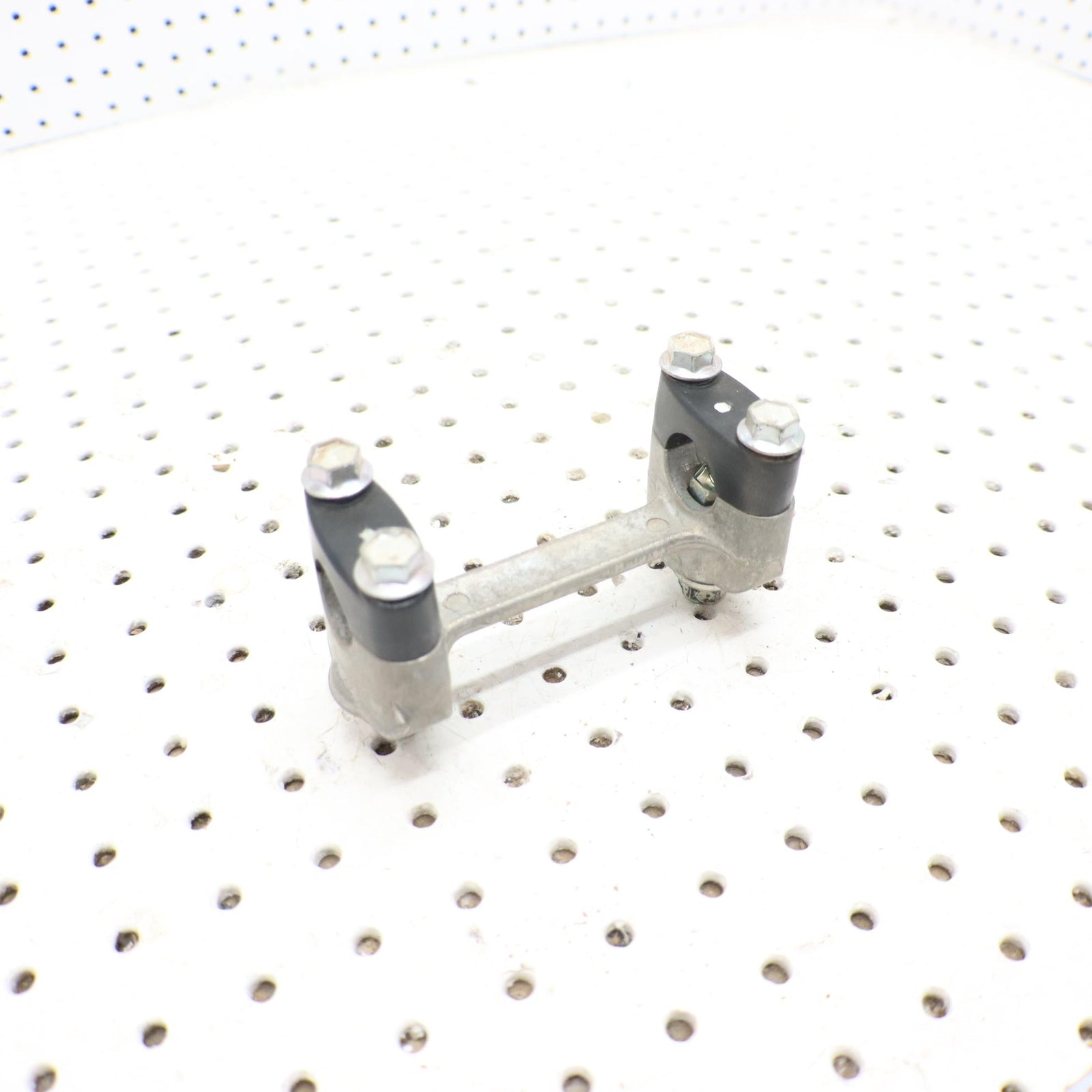 2016 SUZUKI KING QUAD 500 HANDLEBAR CLAMP 56211-09F00-291 56211-31G10 