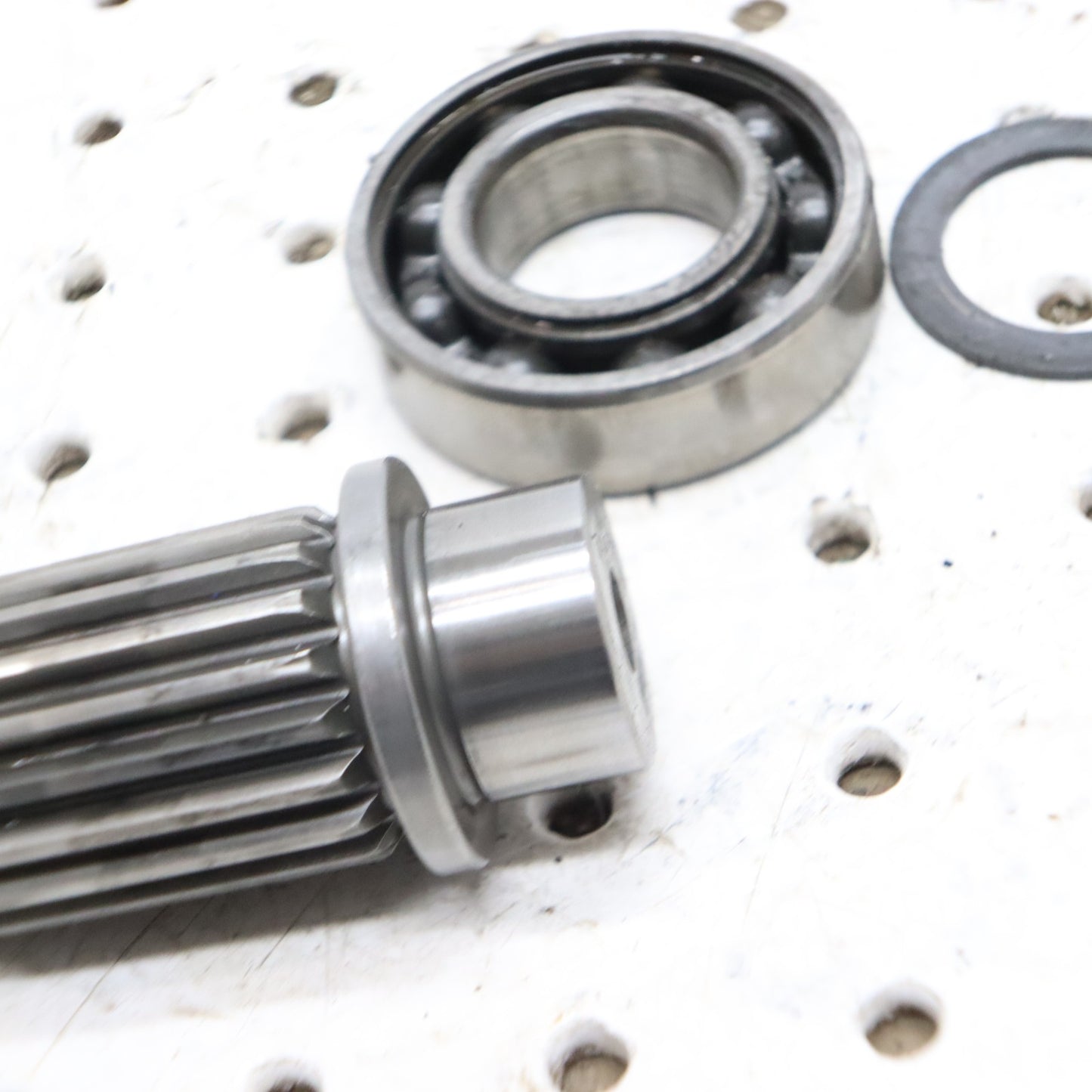 2009 Polaris Sportsman 800 Transmission Gearcase Rear Output Shaft 3233911