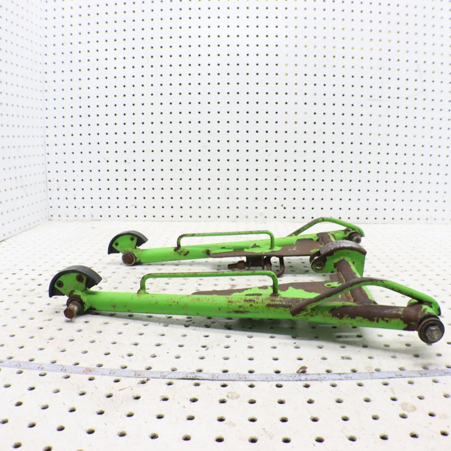  ARCTIC CAT ZR 600 REAR BACK SUSPENSION FRONT TORQUE PIVOT ARM 0704-345