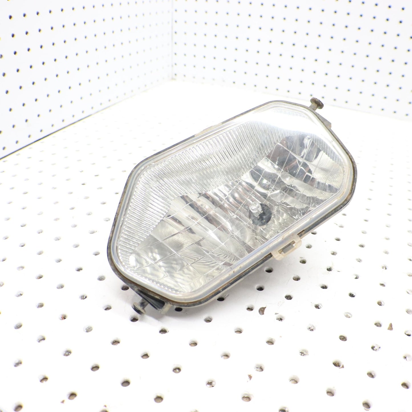 2016 POLARIS SPORTSMAN 570 HEADLIGHT HEAD LIGHT BUMPER RIGHT 2410616