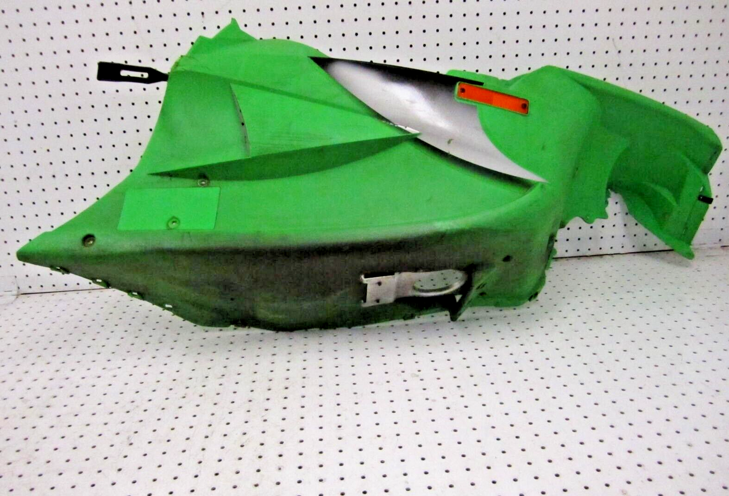 2004 ARCTIC CAT SABERCAT 600 LX BELLY PAN RIGHT 2606-348
