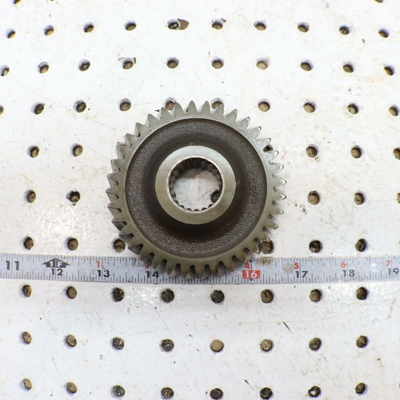 2000 POLARIS MAGNUM 325 TRANSMISSION GEAR HELICAL 36T 3233708