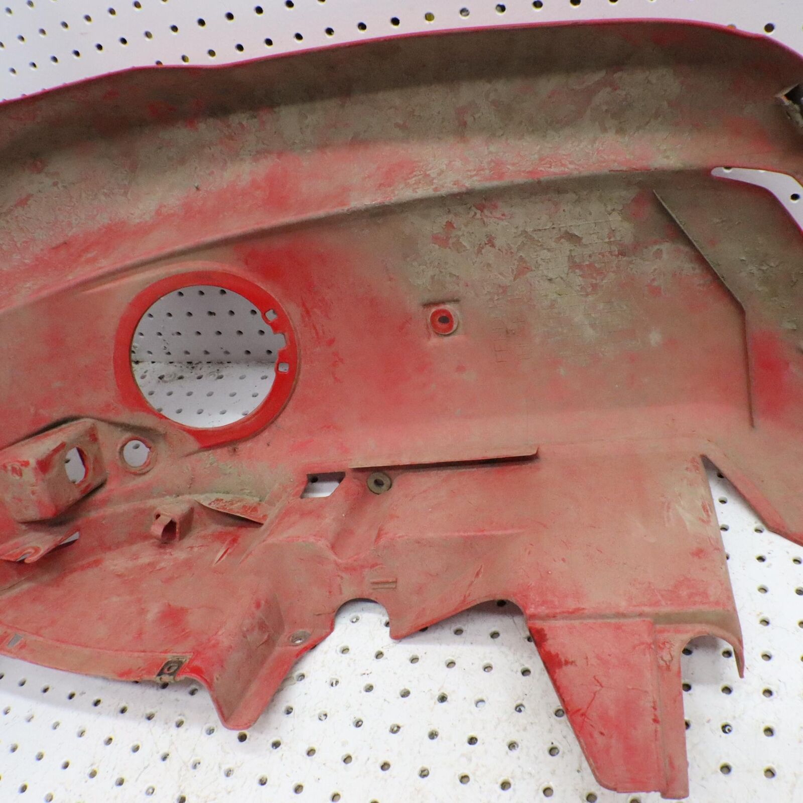 2013 YAMAHA GRIZZLY 700 FRONT FENDER RIGHT 1HP-F1556  RED