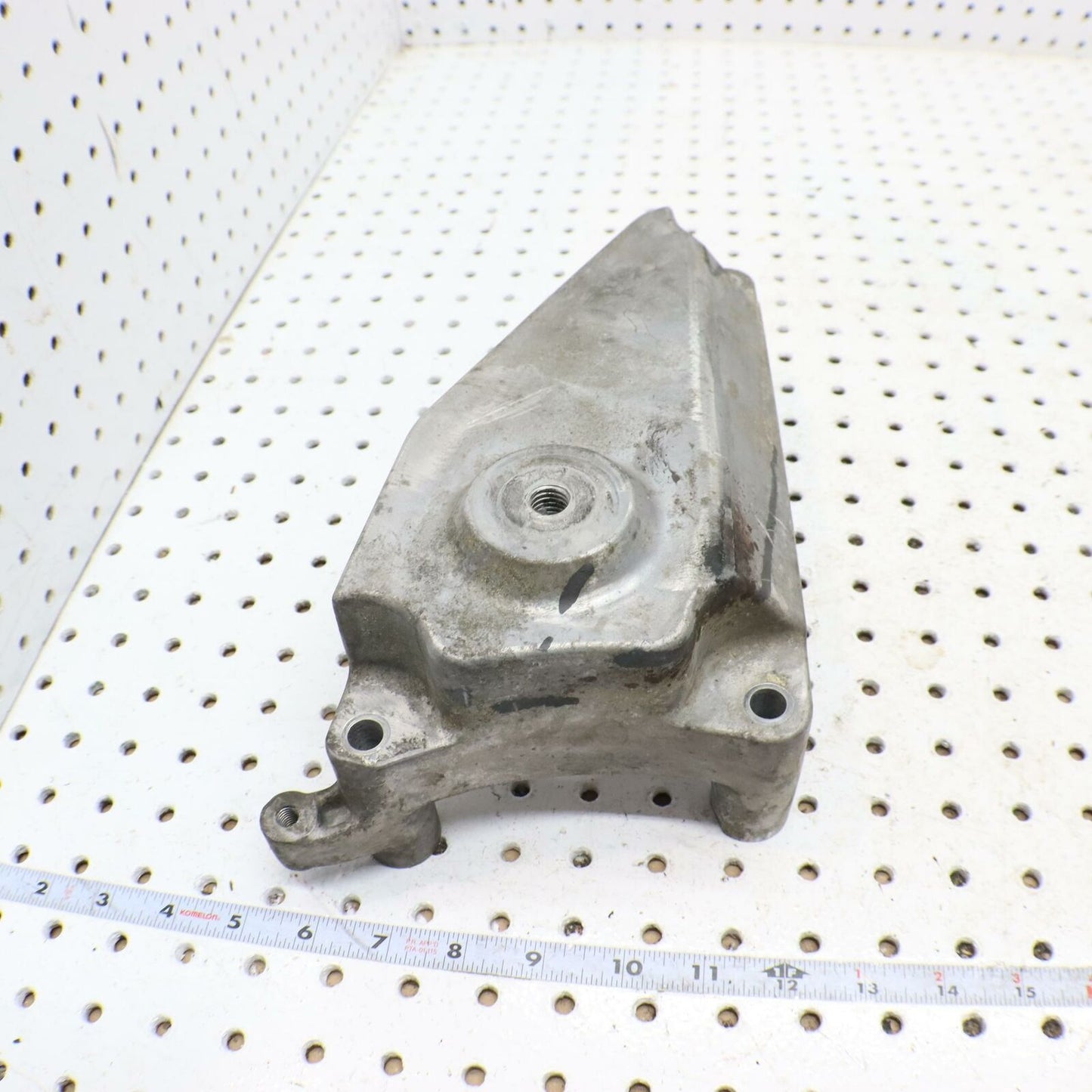 2006 POLARIS SWITCHBACK ENGINE MOTOR MOUNT BRACKET ALTERNATOR  0452974 0454131
