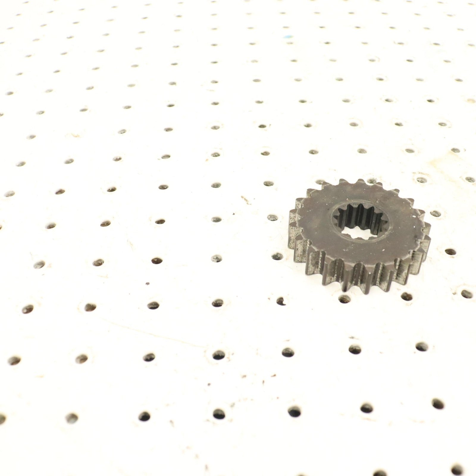 1995 Polaris Xcr 600 Chaincase Sprocket Gear Upper 3221035; 0107-408 21T 11W