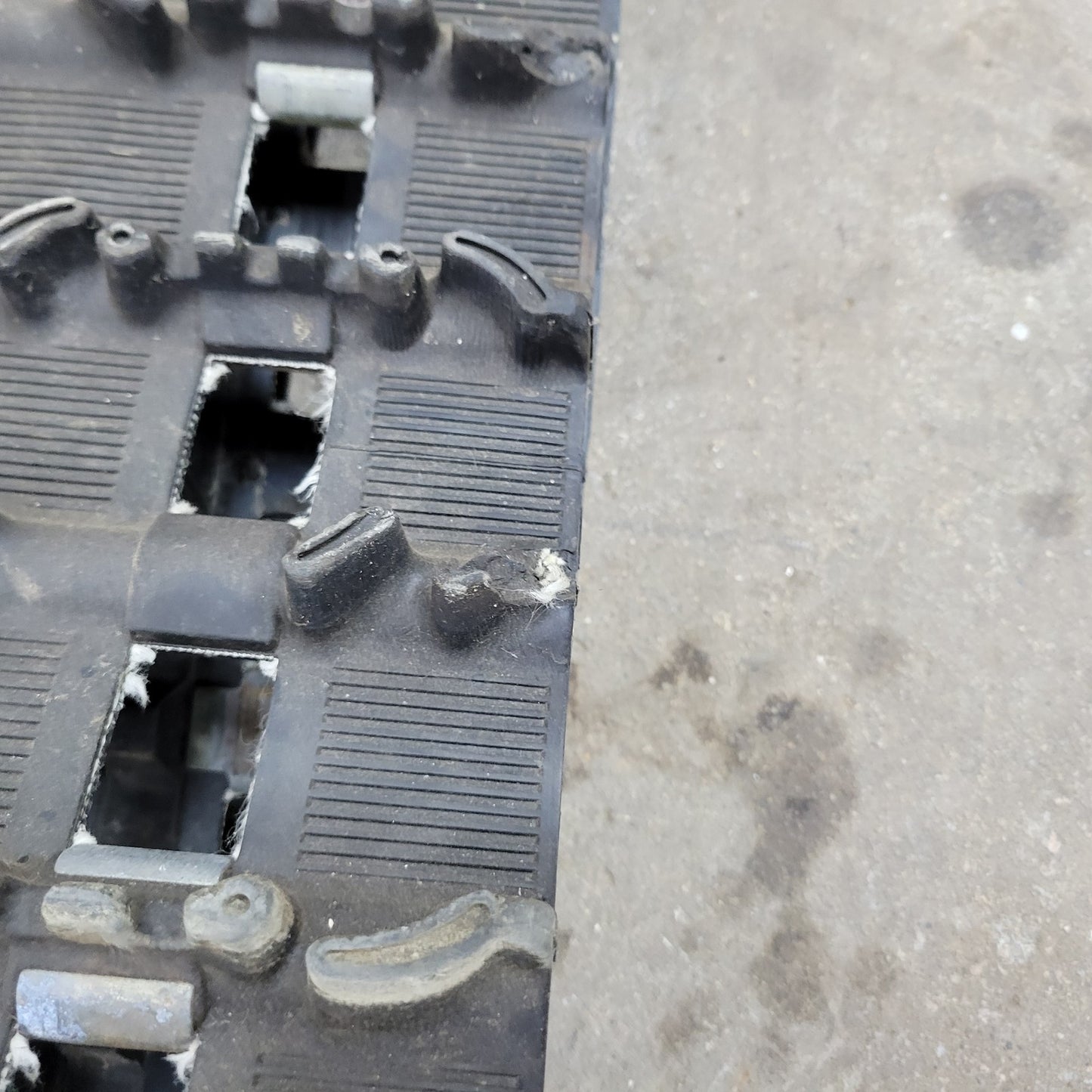 2009 Arctic Cat Crossfire R 8 128 x 14 x 1 Hacksaw Track 2602-047