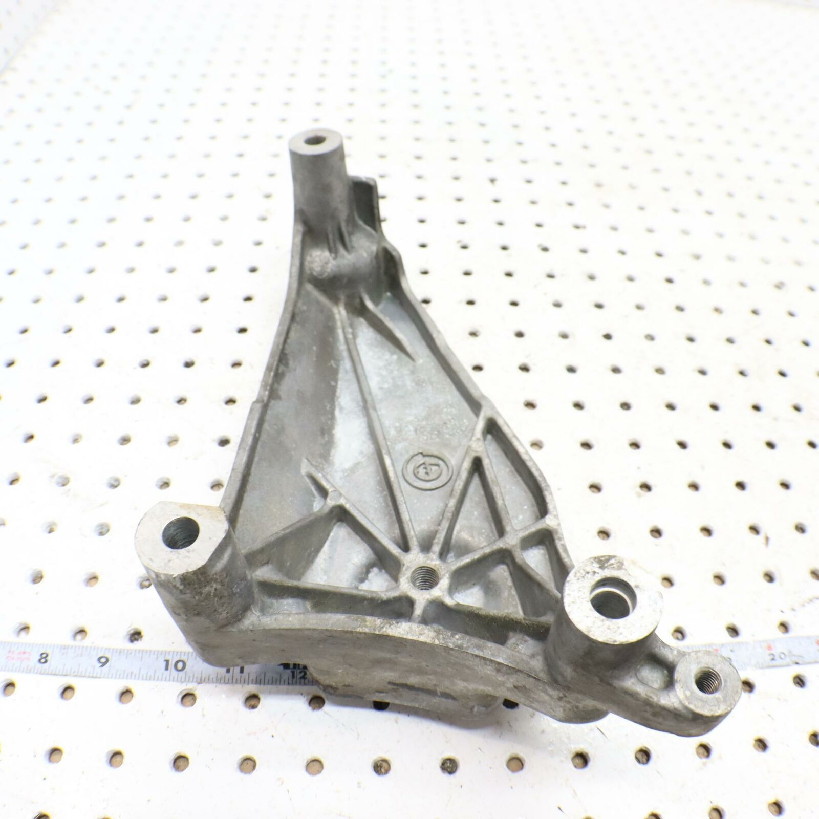 2006 POLARIS SWITCHBACK ENGINE MOTOR MOUNT BRACKET ALTERNATOR  0452974 0454131