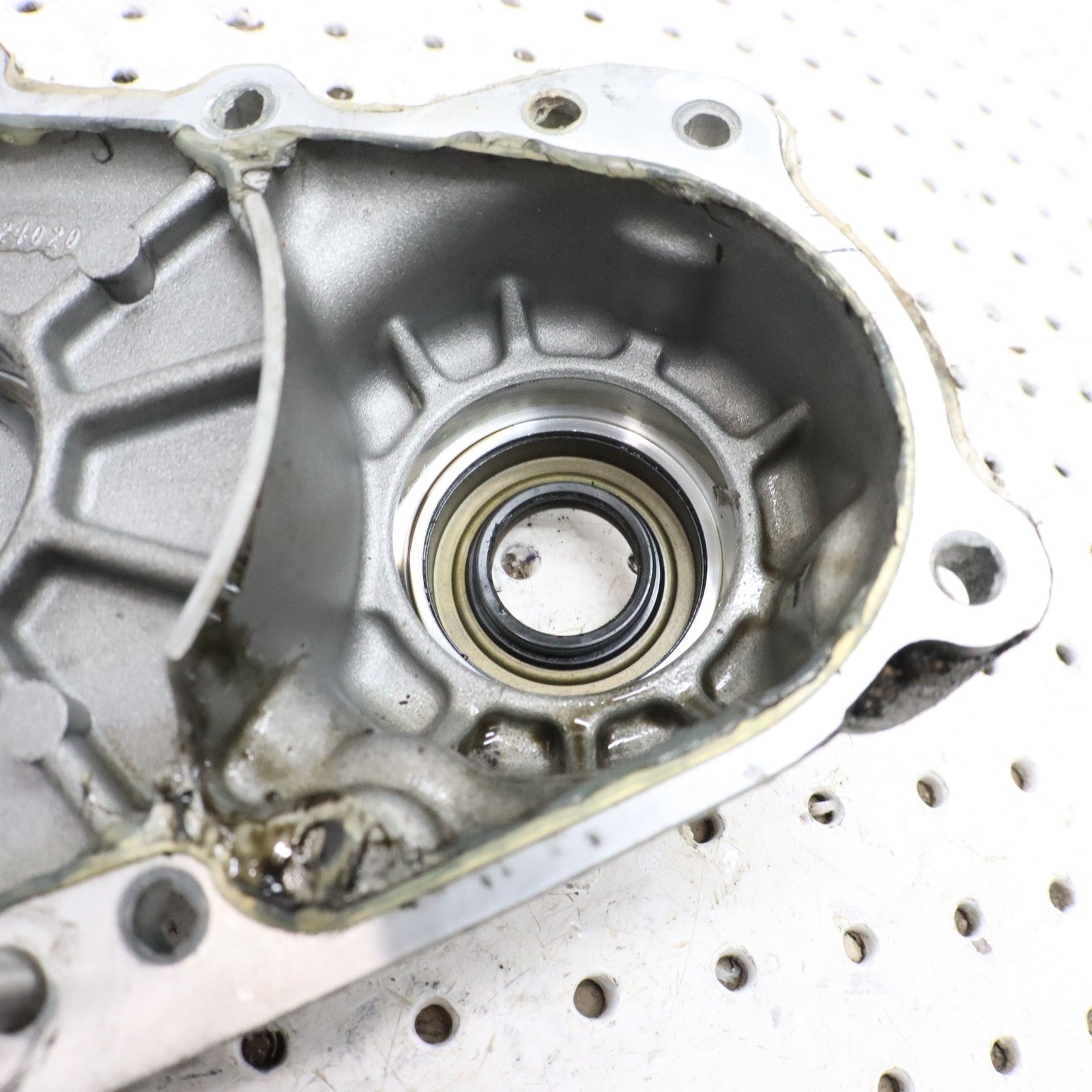 2009 Polaris Sportsman 800 Transmission Gearcase Front Output Cover 3234130