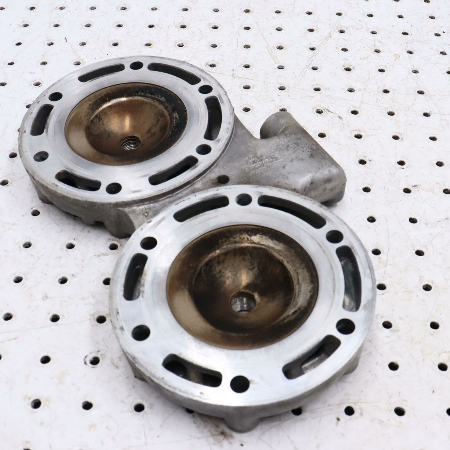 2007 ARCTIC CAT F6 ENGINE MOTOR CYLINDER HEAD TOP COVER DOME 3006-642