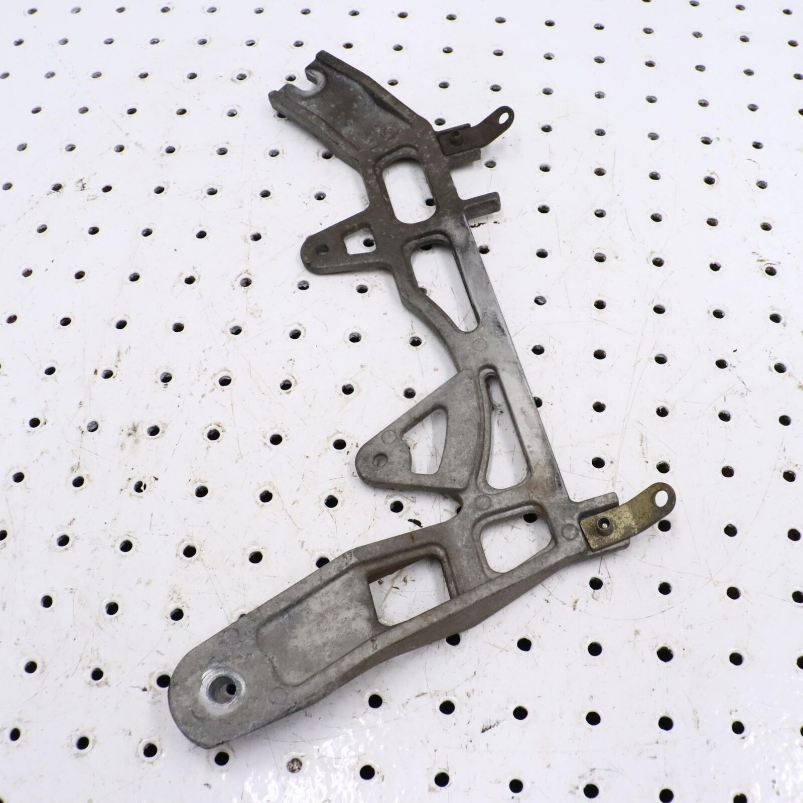 2014 POLARIS PRO RMK 800 RESONATOR MOUNT ASSEMBLY 1017804 