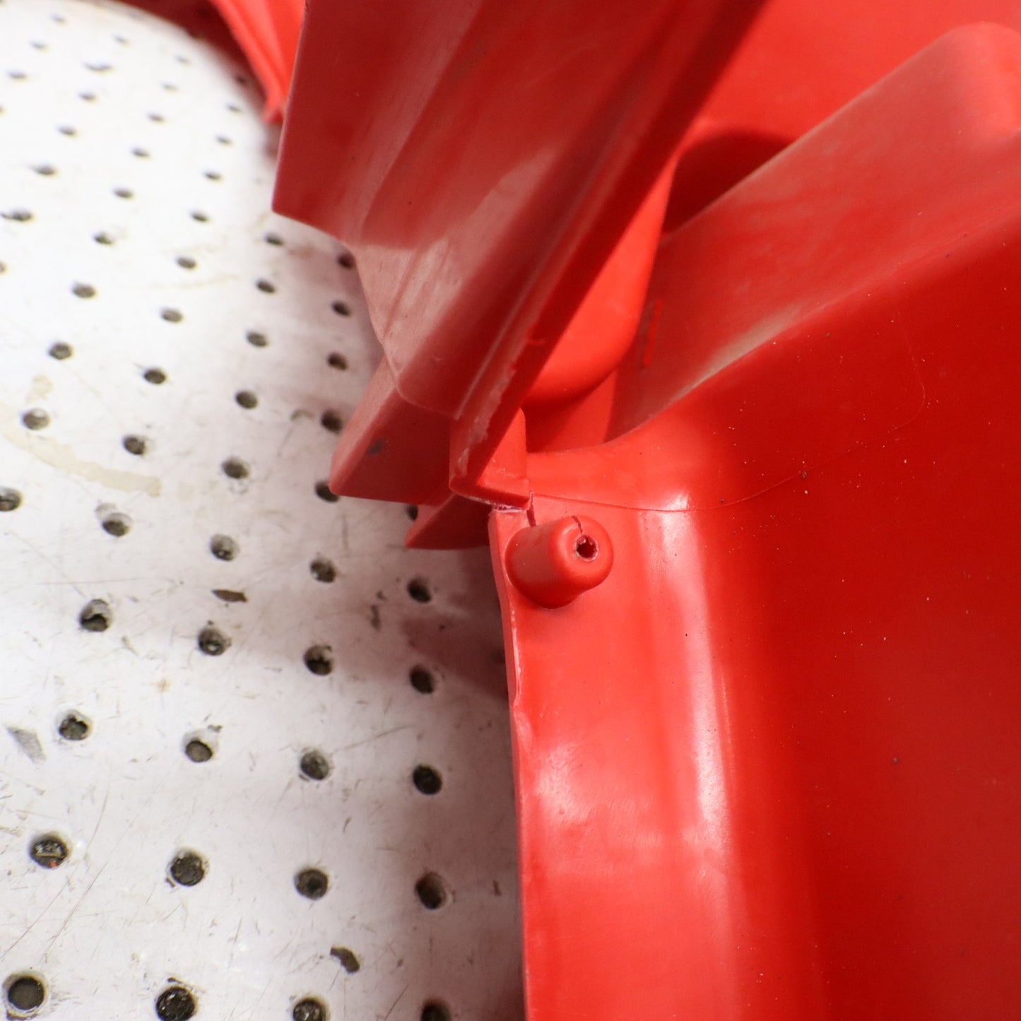 2014 Polaris Sportsman 570 Front Fender 2634162-293; 2636420-293 INDY RED