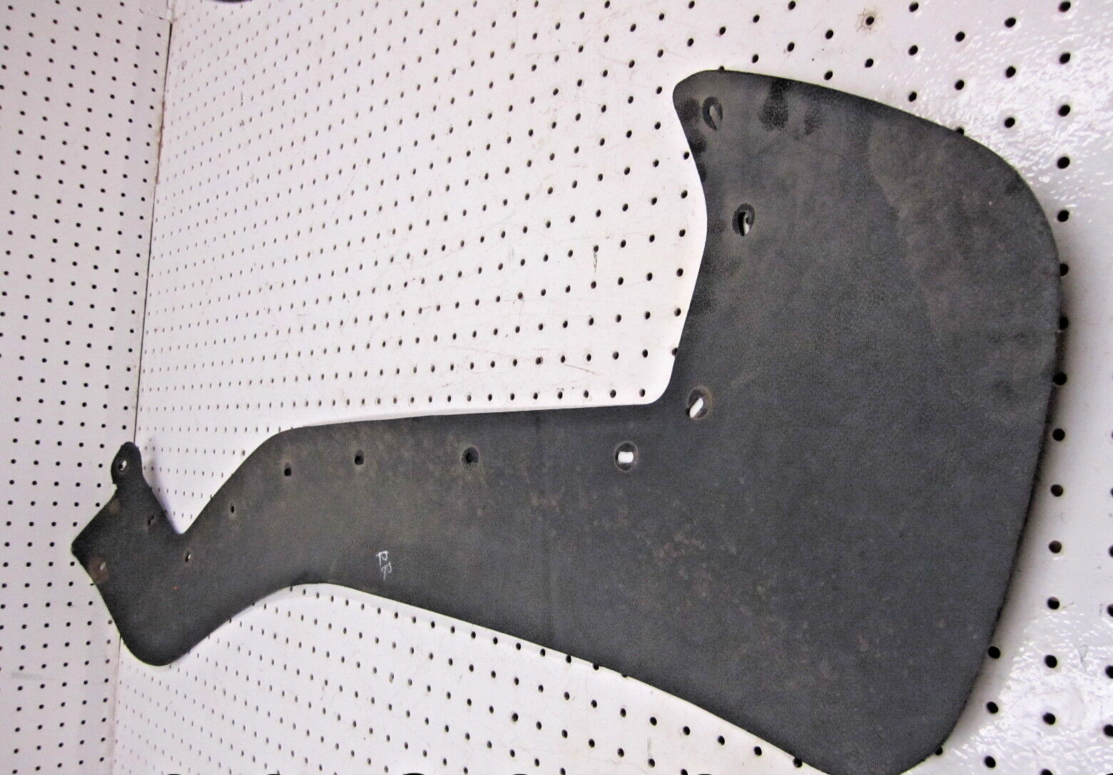 1994 POLARIS SPORTSMAN 400 4X4 MUD GUARD RIGHT REAR 5850110