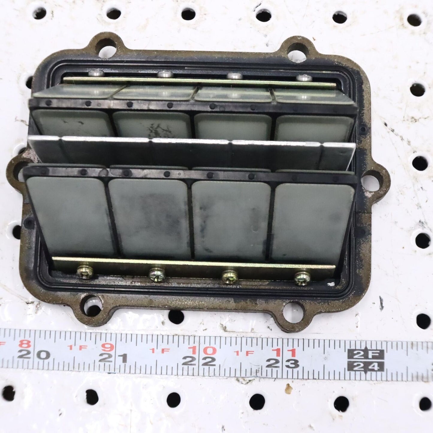 2006 POLARIS FUSION 700 INTAKE REED BLOCK ASSEMBLY 1202698 