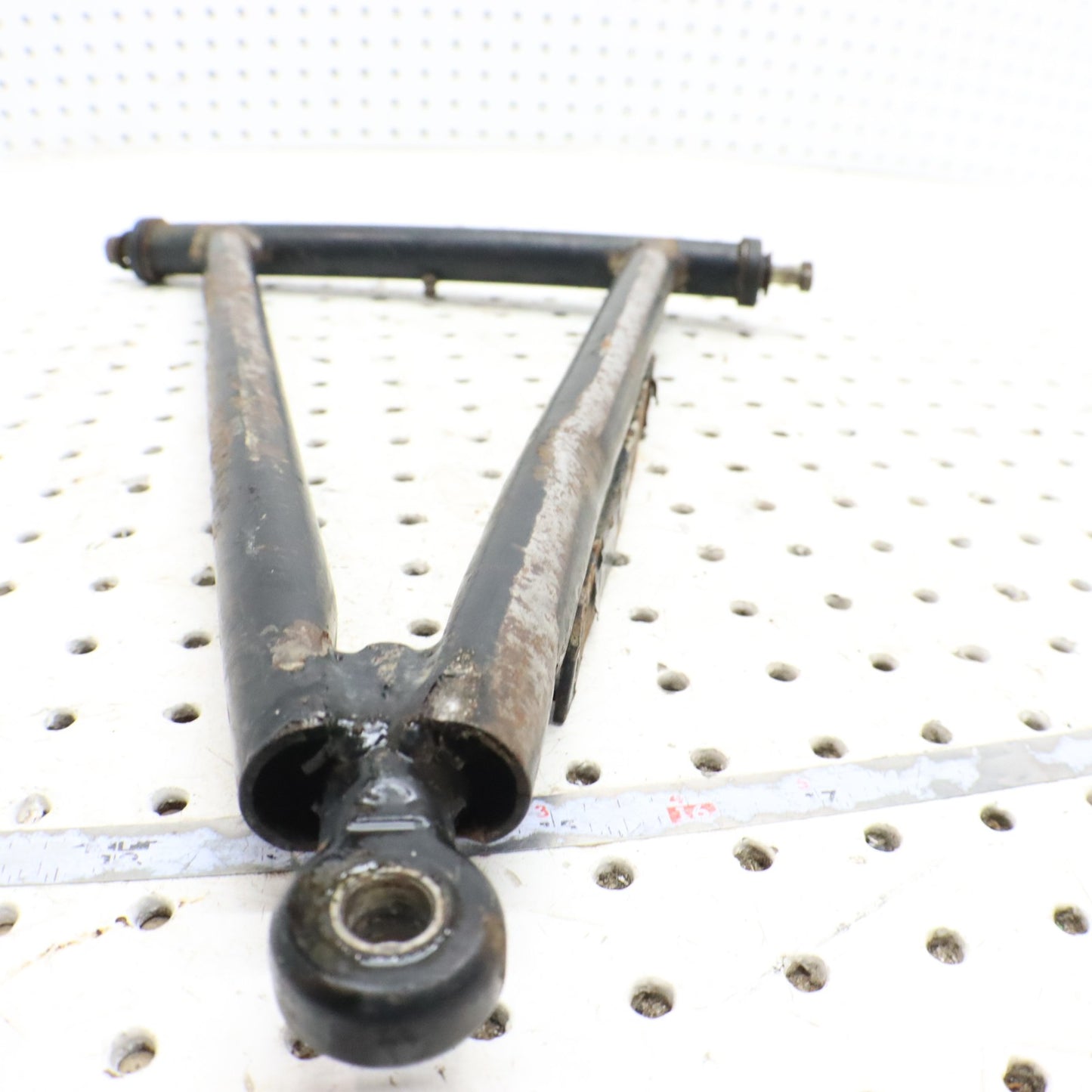 2018 Polaris Sportsman 570 Efi Front Lower Left Control A Arm 1542161-067 DENT